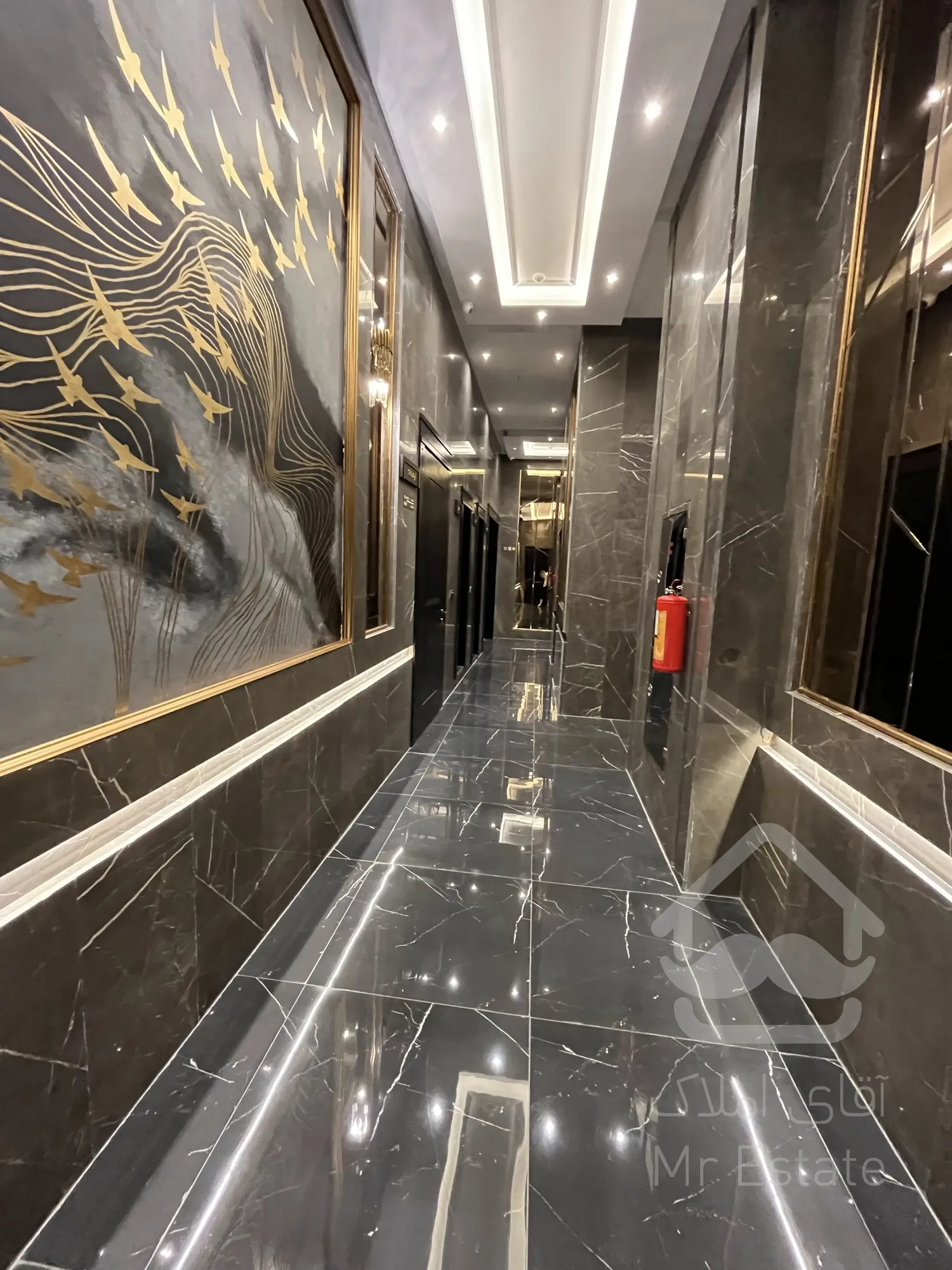 فروش واحد 114 متر لوکس رونیکاپالاس در بلوار ارتش