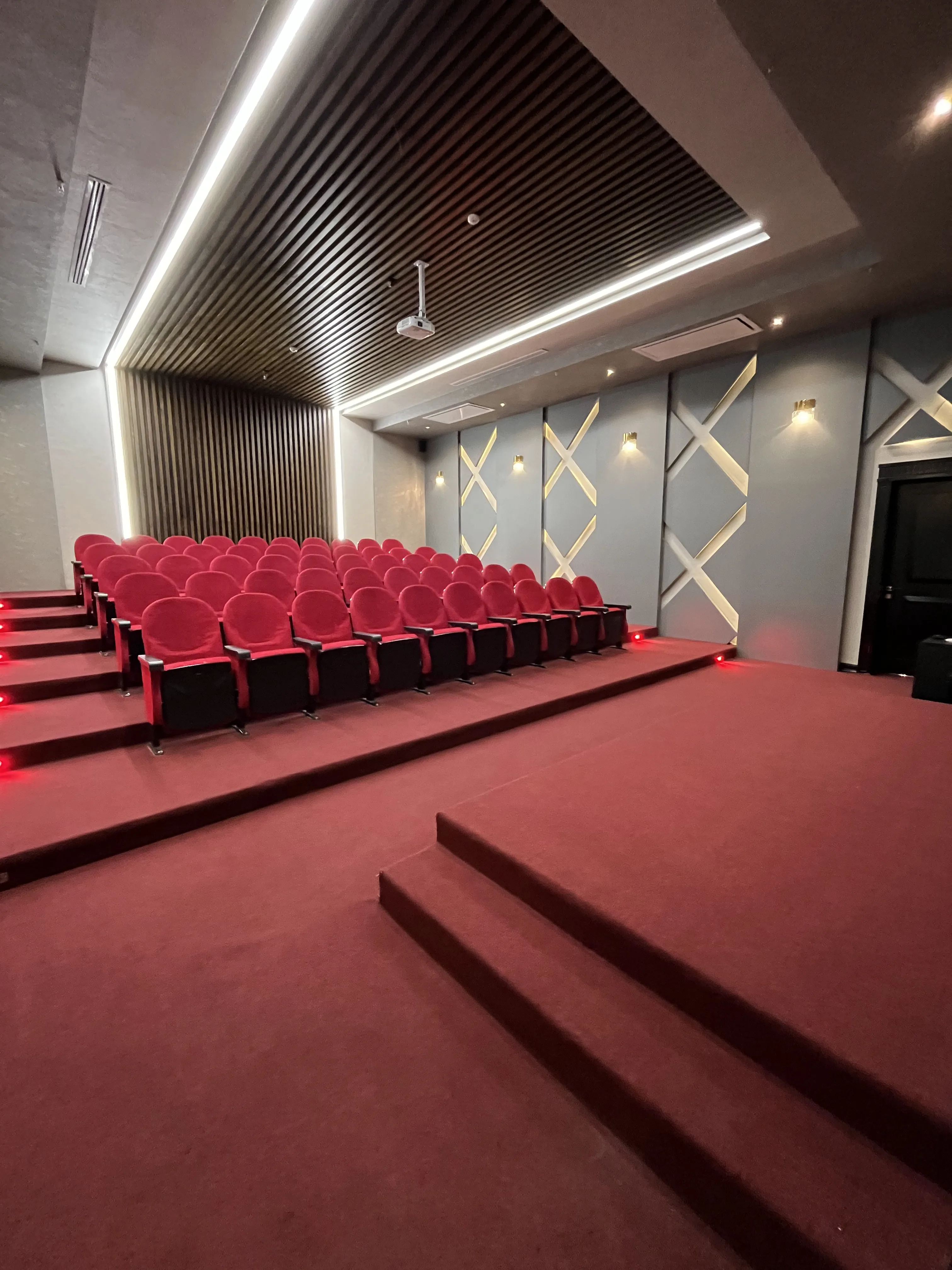 فروش واحد 115 متر رونیکاپالاس در بلوار ارتش