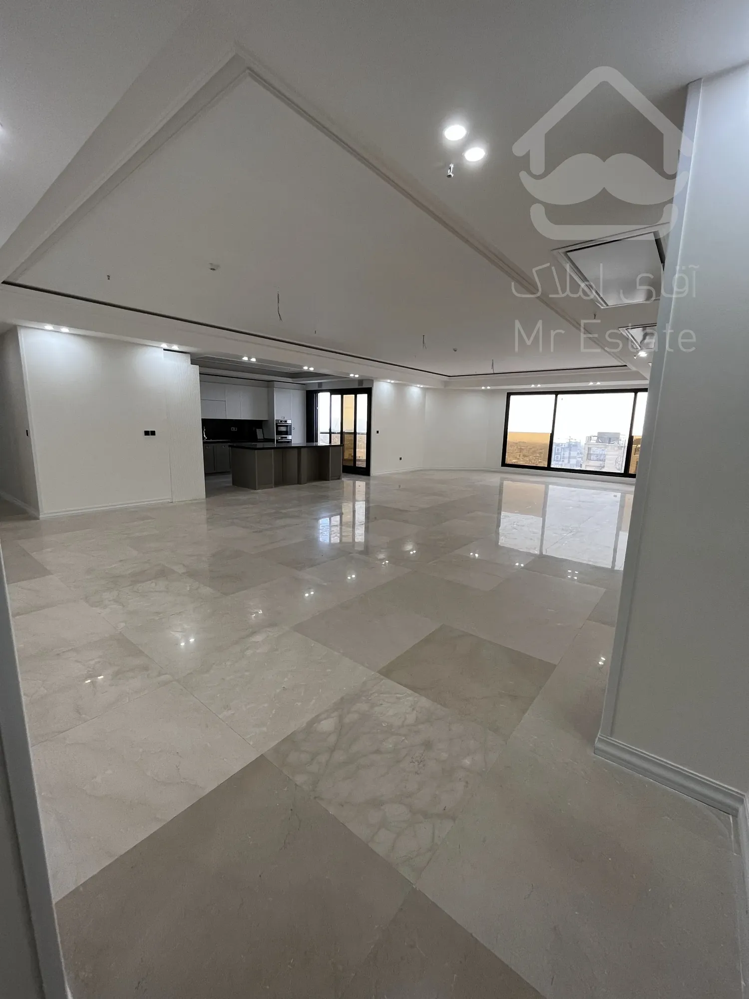 پیش فروش واحد235واقع در شهرک لاله