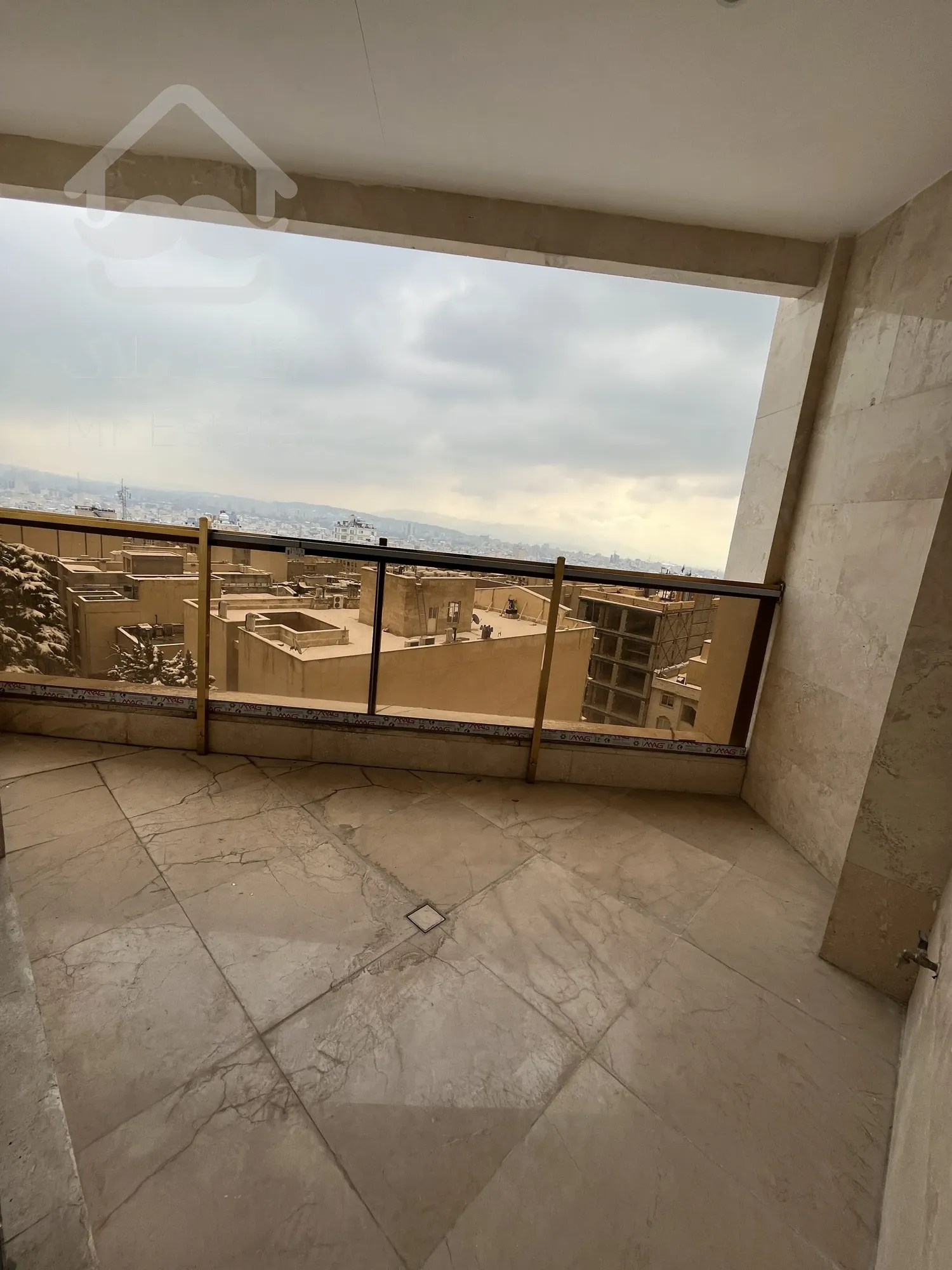 پیش فروش واحد116 متری در شهرک لاله