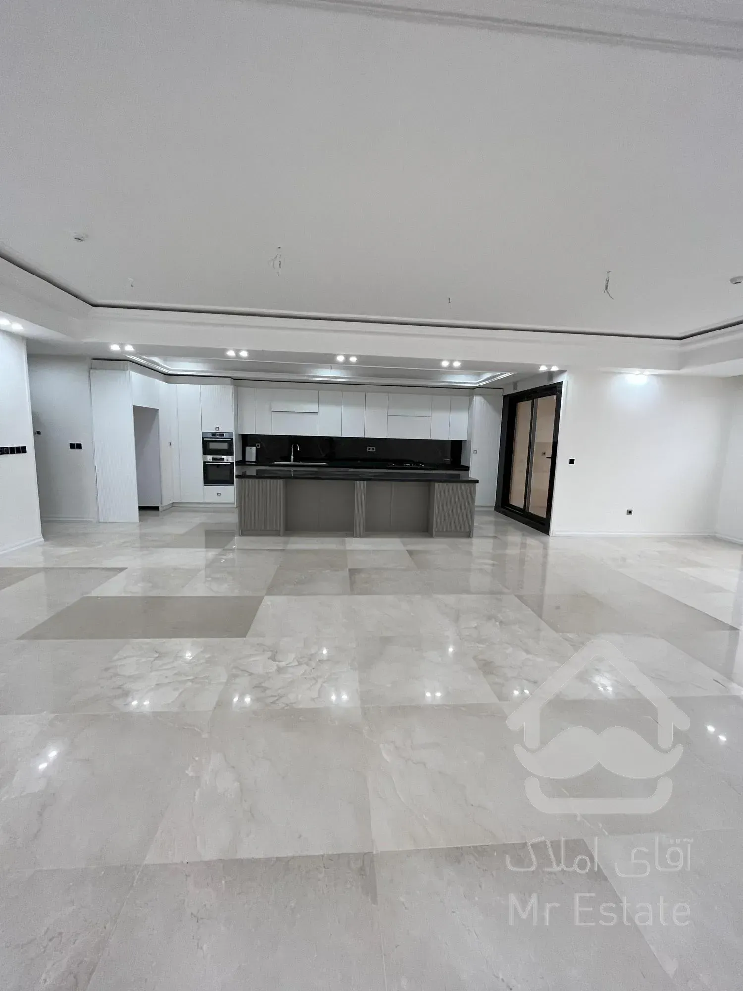 فروش آپارتمان مسکونی بی نظیر220 متری سه خوابه در رونیکا پالاس قیطریه