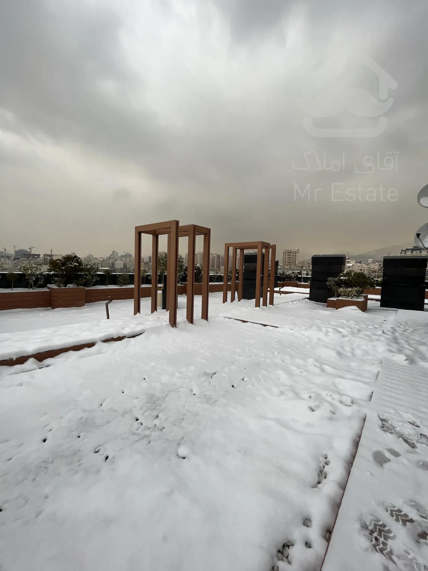 فروش واحد 111 متر رونیکاپالاس در بلوار ارتش