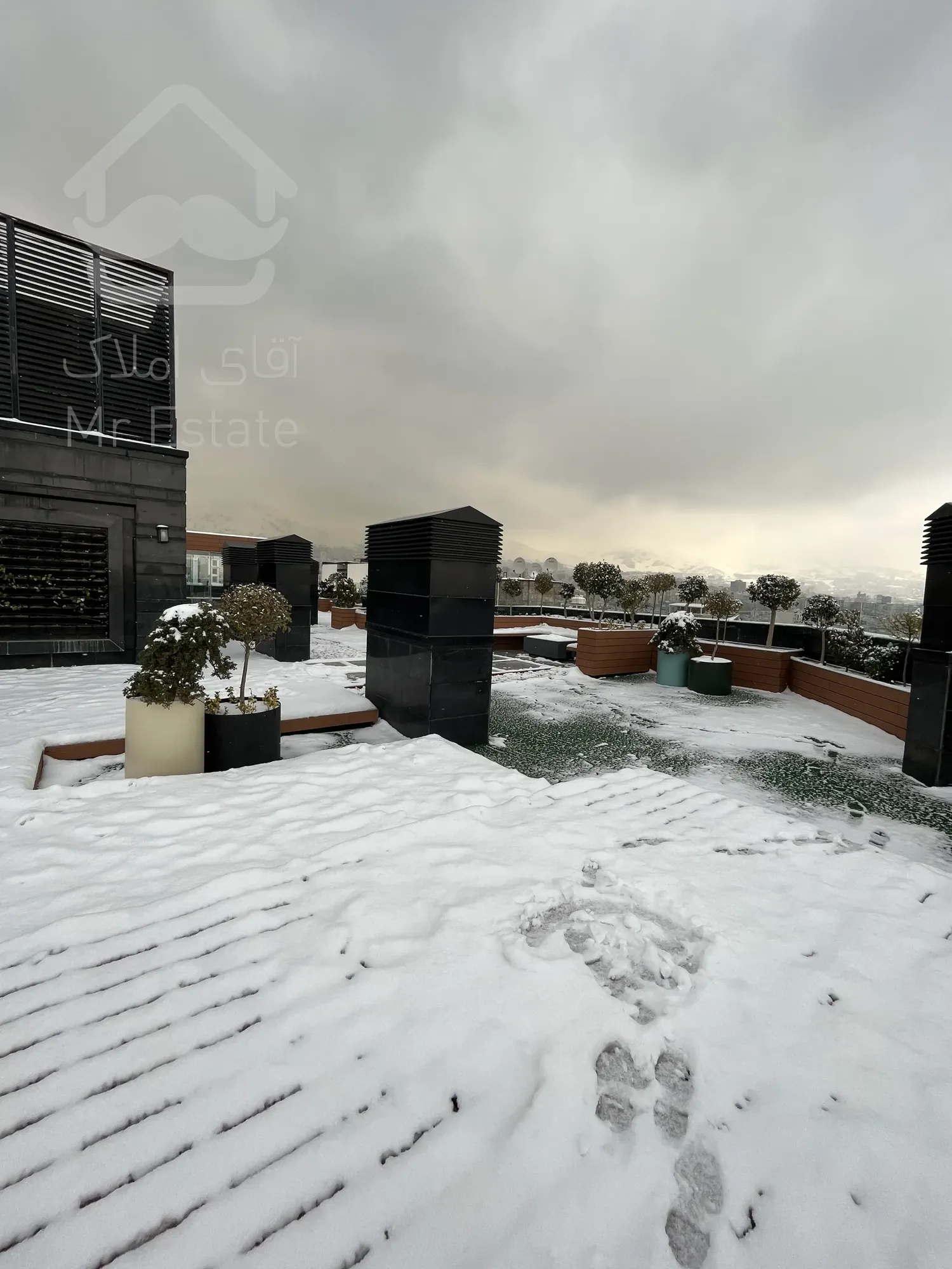 فروش واحد 112 متر رونیکاپالاس در بلوار ارتش