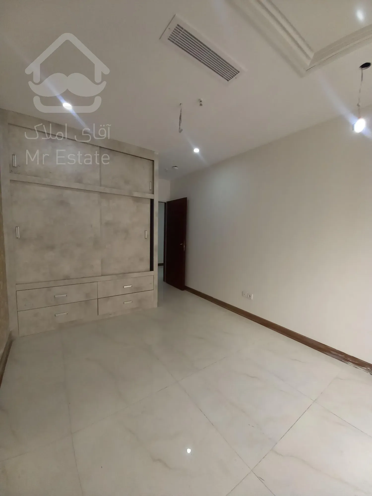 فروش واحد 194 متری 3 خواب در پاسداران