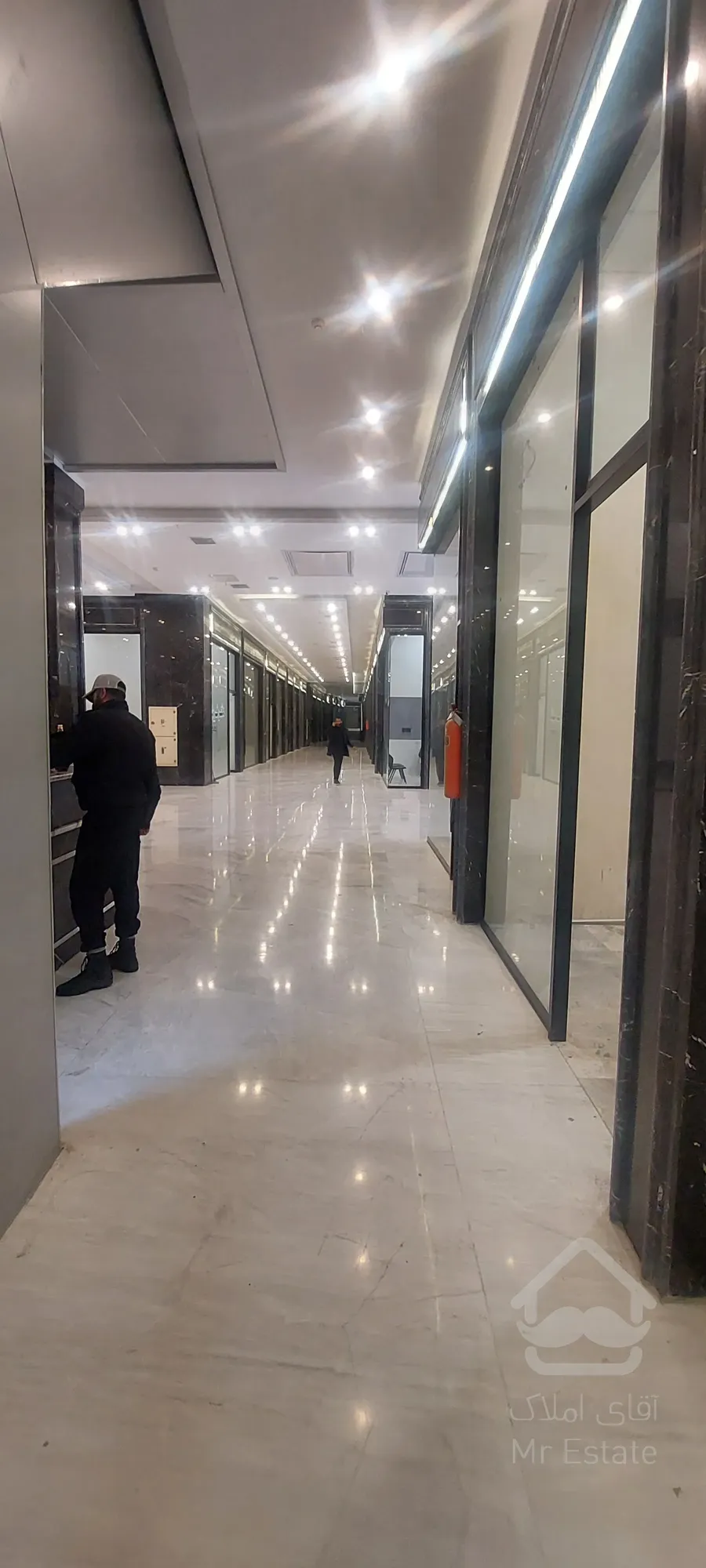 اجاره مغازه 69 متری در رونیکا مال پاسداران