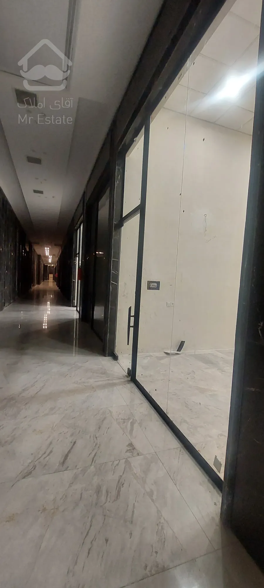 اقساط 1 ساله ، واحد تجاری 19 متری در هروی  مژده