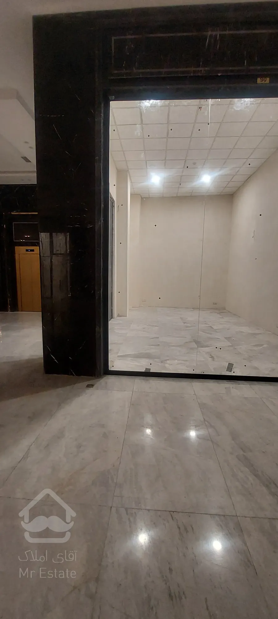 فروش اقساطی تجاری 36 متری در رونیکامال هروی