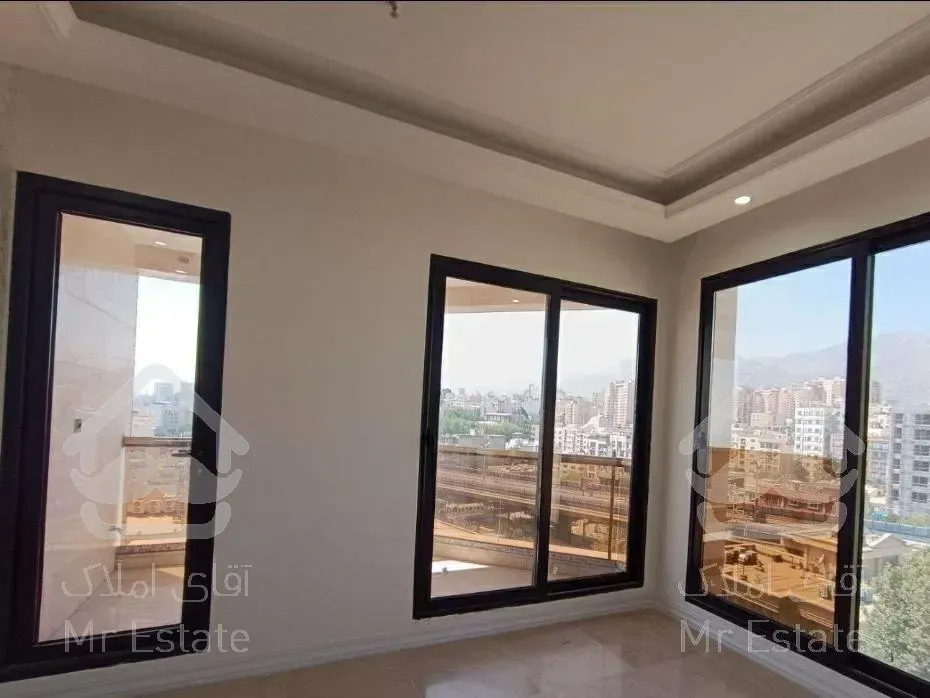 ۱۵۰ متری /چشم انداز چیتگر/ محضری/زمین‌تراکم