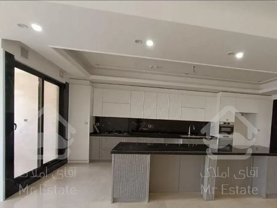 ۱۵۰ متری /چشم انداز چیتگر/ محضری/زمین‌تراکم