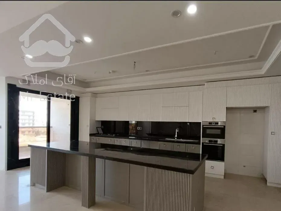 ۱۵۰ متری /چشم انداز چیتگر/ محضری/زمین‌تراکم