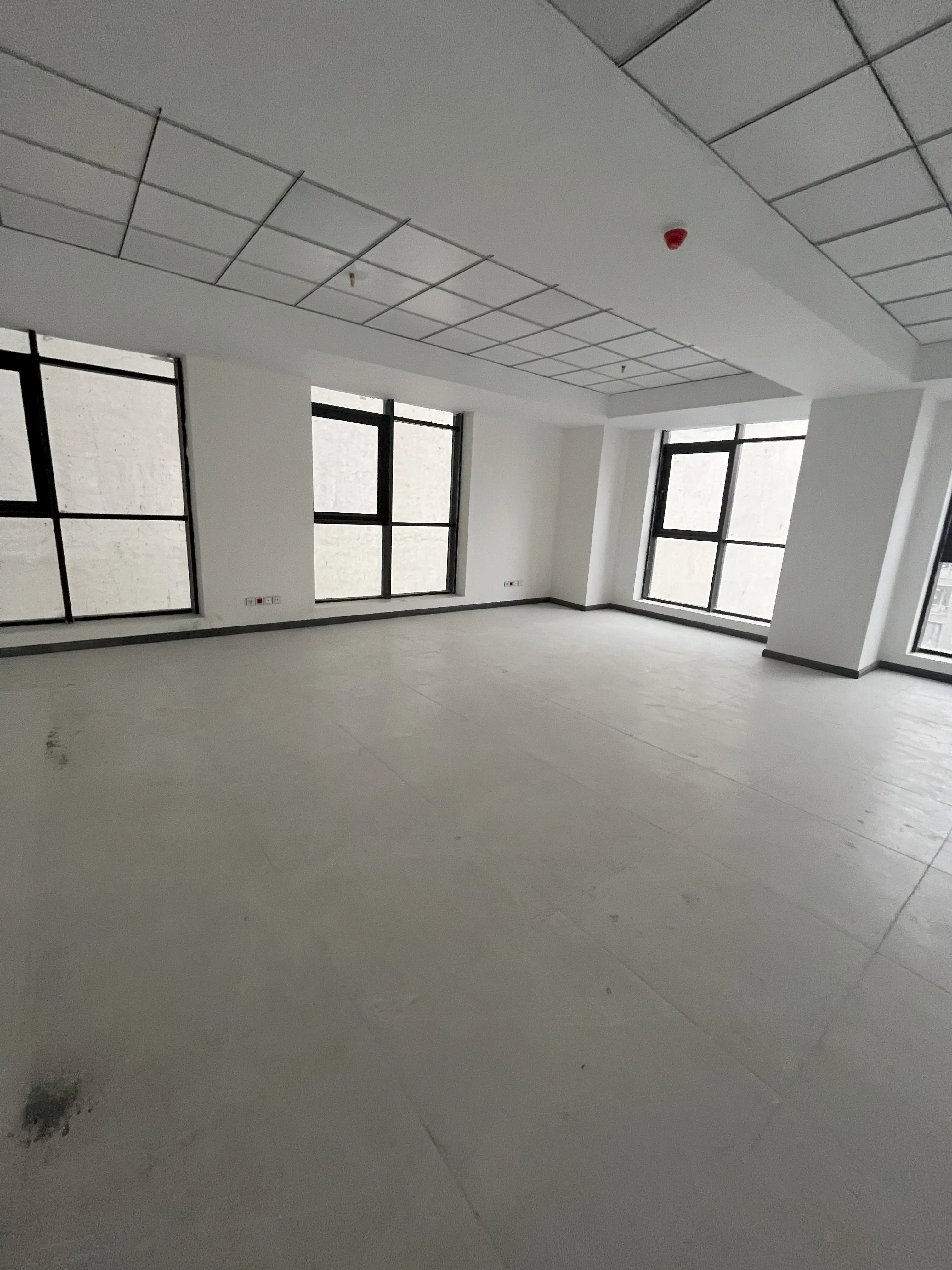 فروش اداری 197 رونیکا پالاس غروی با بهترین متریال در تاپ لوکیشن غرب تهران