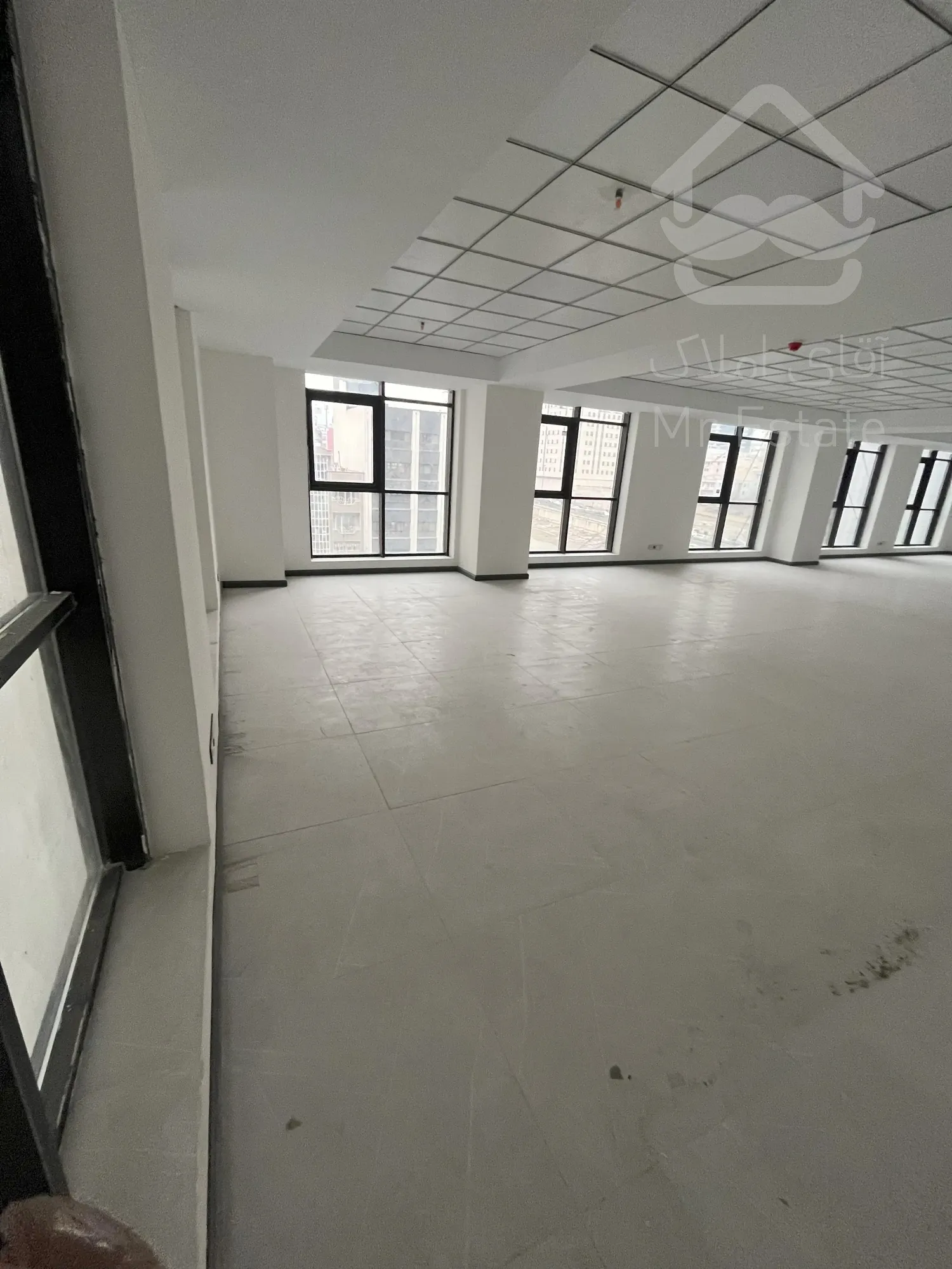 فروش اداری 190 متر در برج اداری اشرفی اصفحانی  با دسترسی عالی