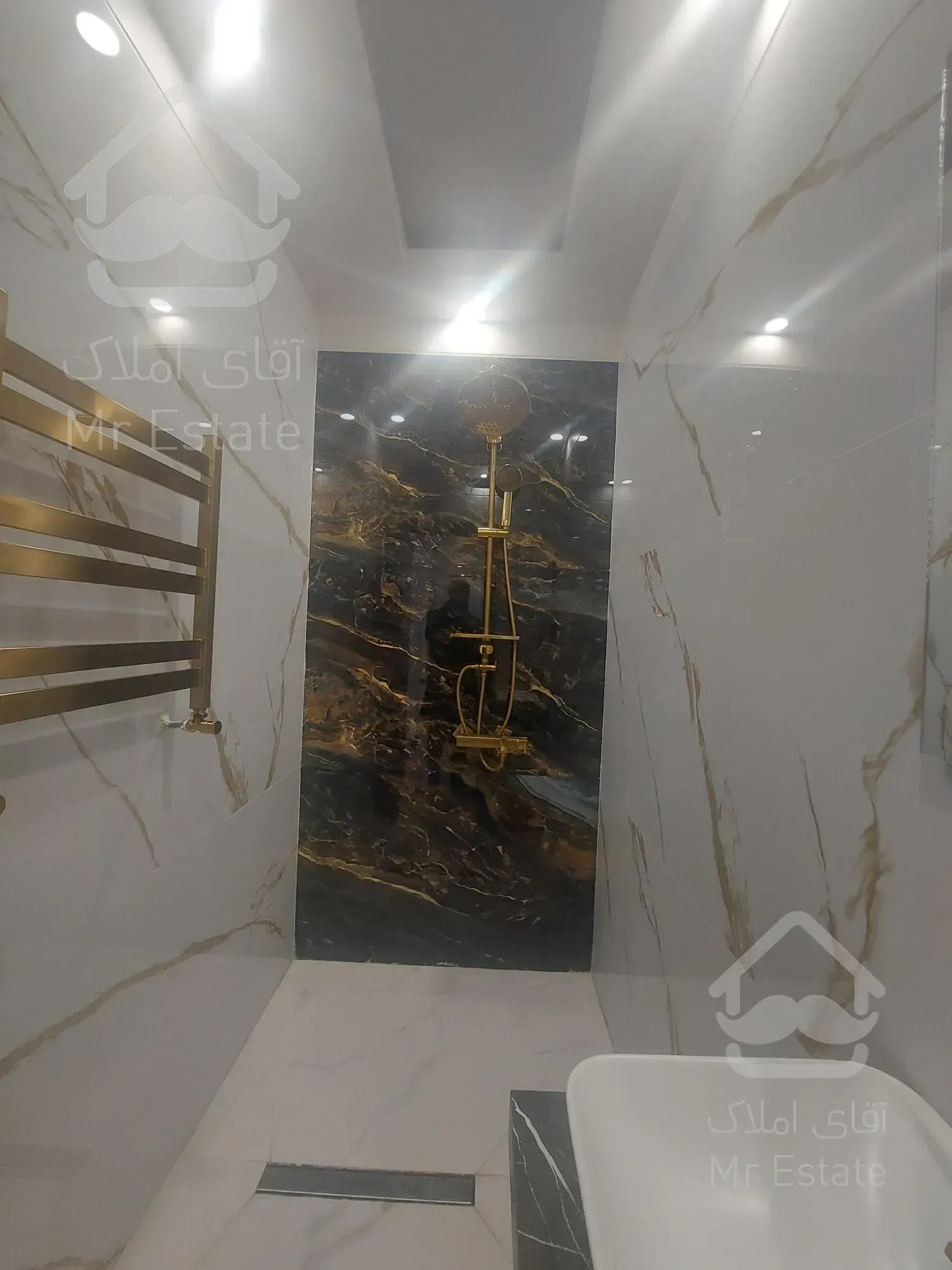 شهرک غرب ۱۵۱متر نوساز خوش نقشه و جذاب