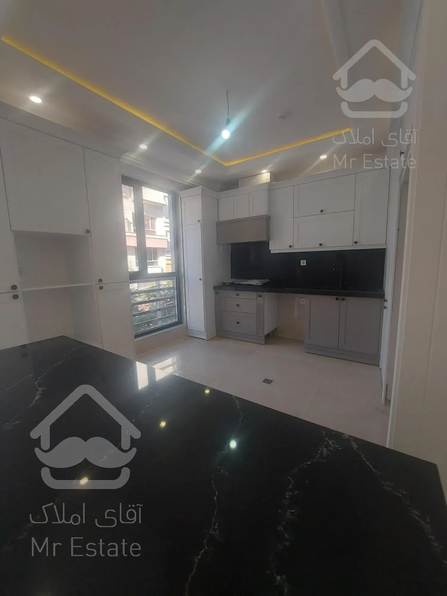 شهرک غرب ۱۵۱متر نوساز خوش نقشه و جذاب