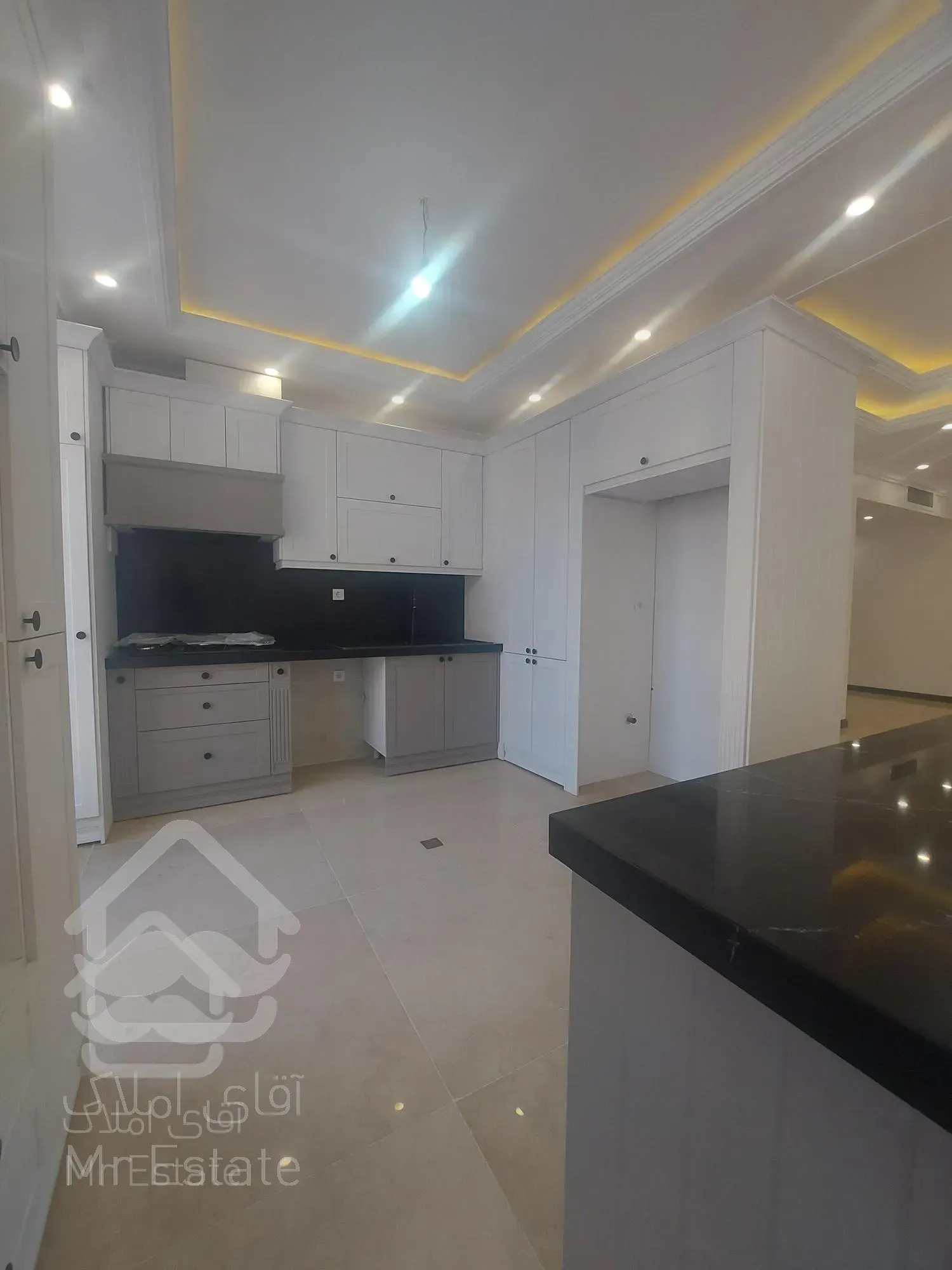 شهرک غرب ۱۵۱متر نوساز خوش نقشه و جذاب