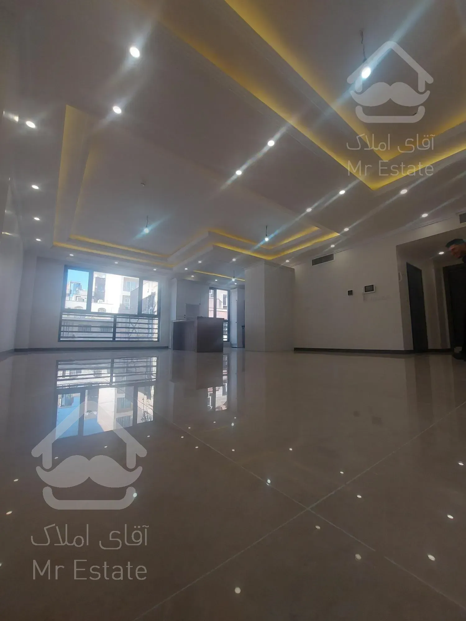 شهرک غرب ۱۵۱متر نوساز خوش نقشه و جذاب