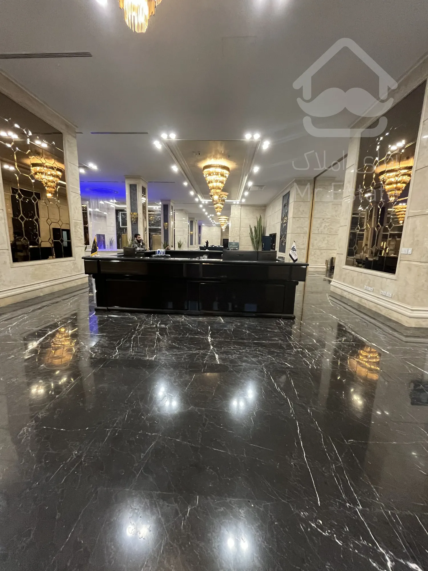 پیش فروش مغازه21متری در مدرنترین پروژه غرب مرکزتجاری اداری رونیکاپالاس میرزابابایی