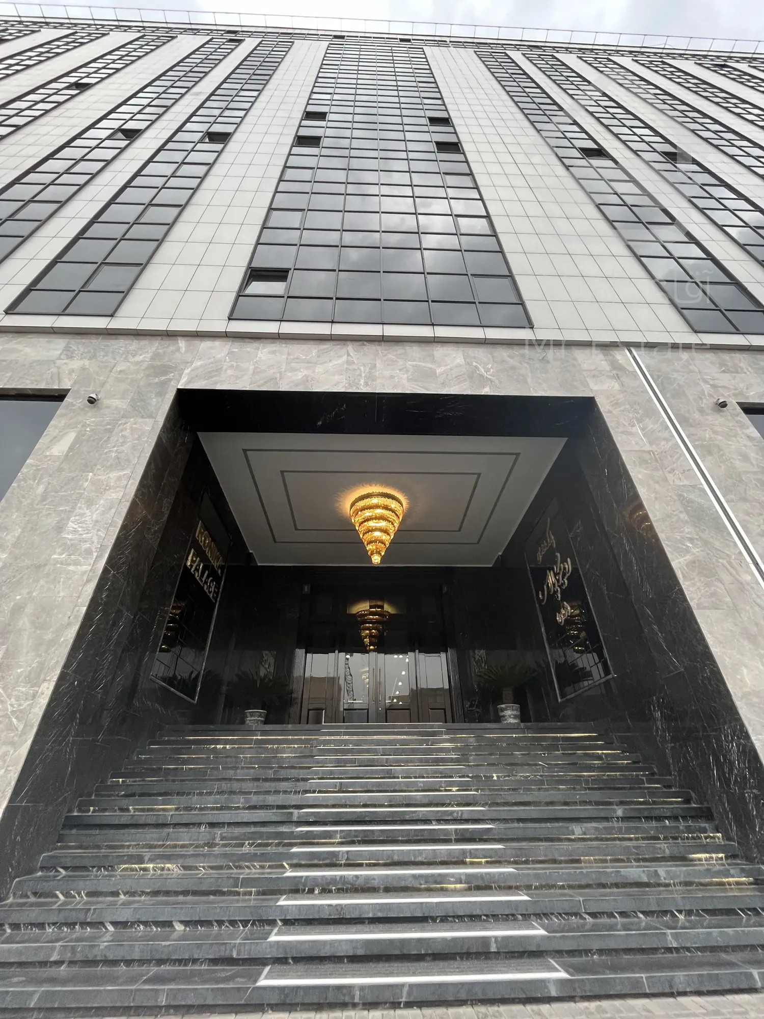 فروش مغازه 28 متری با موقعیت عالی مخصوص صنف طلاو جواهر در رونیکا مال میرزابابایی