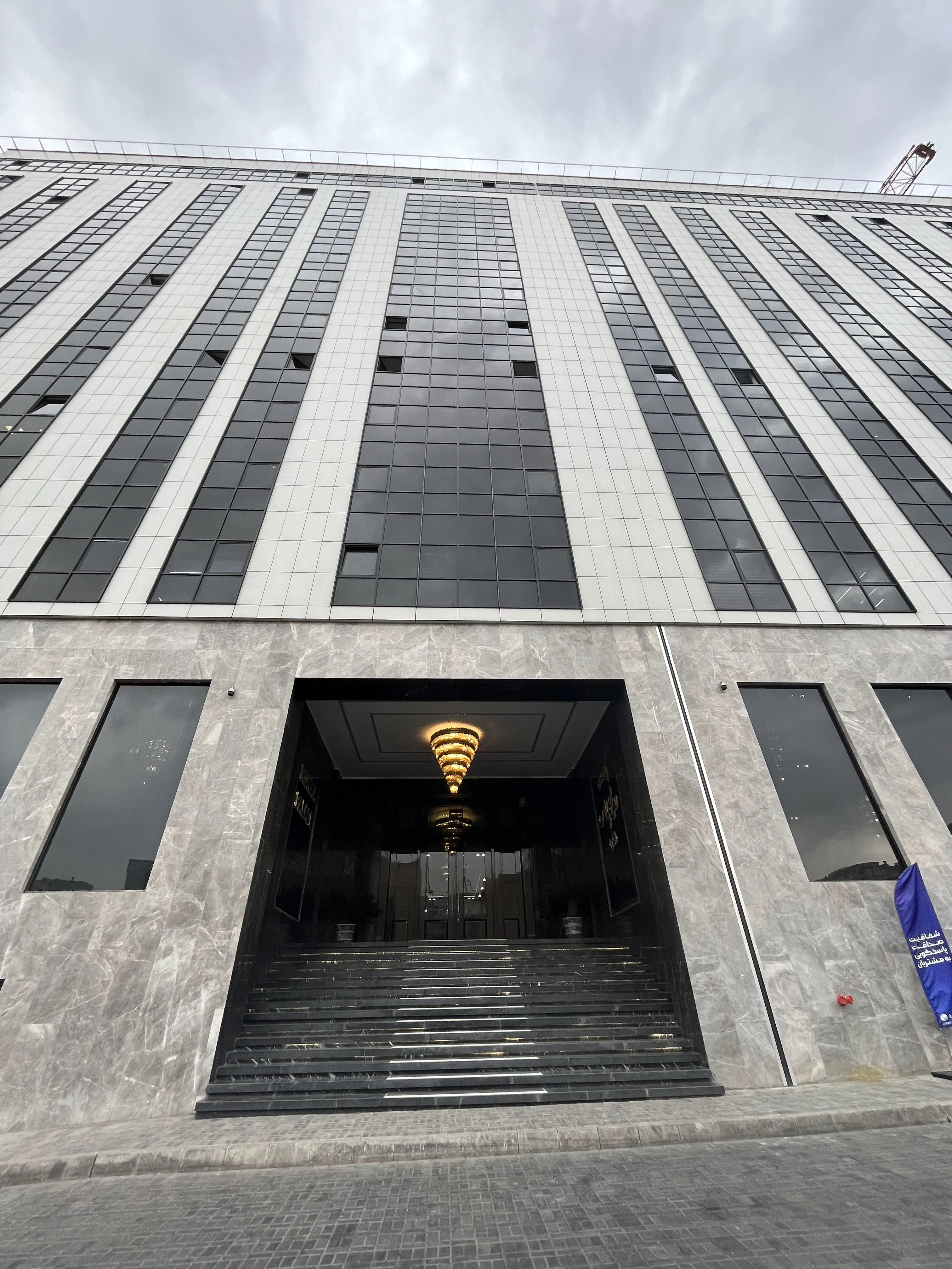 فروش واحد84 متری اداری با قابلیت دسترسی 24 ساعته