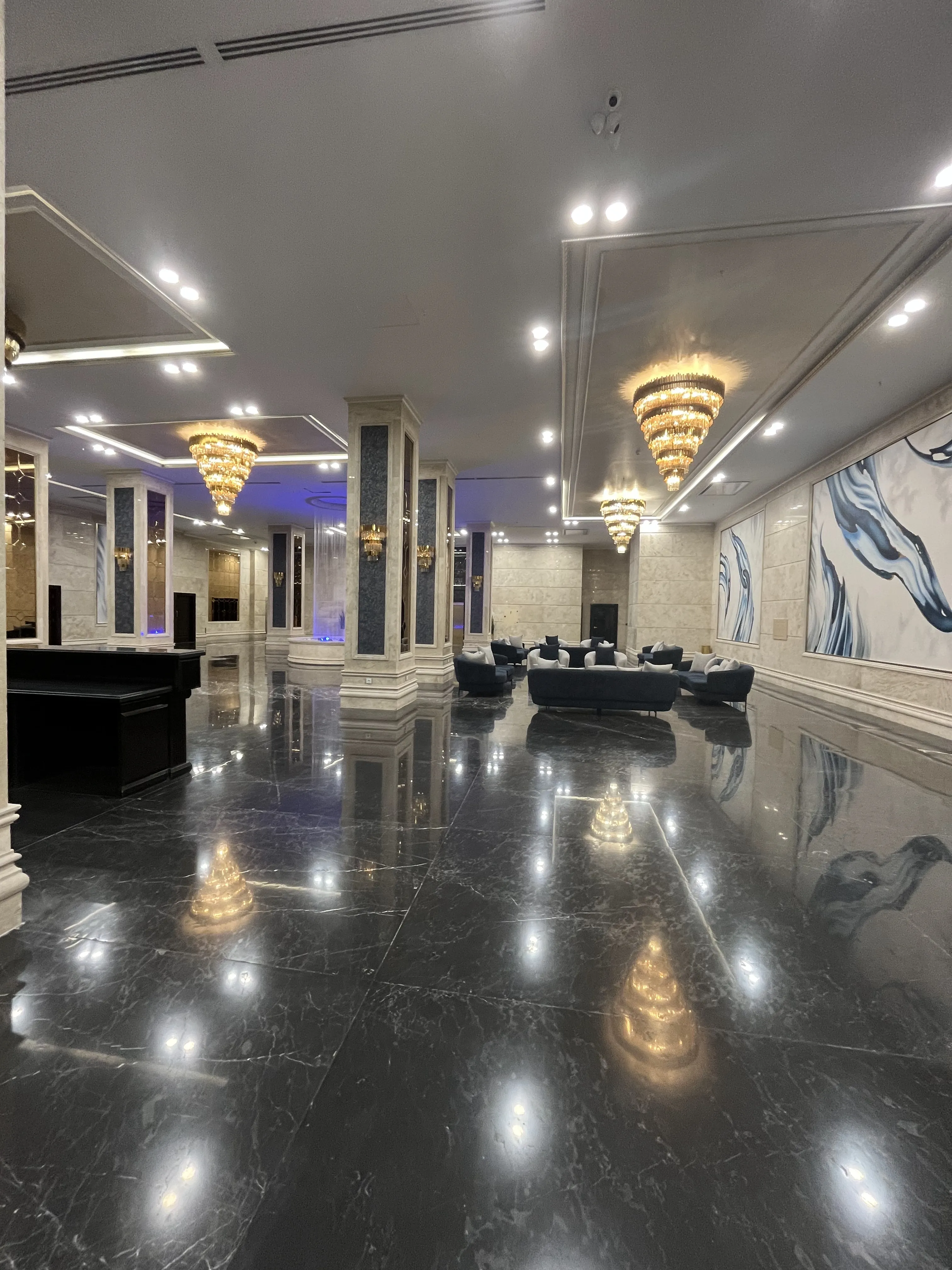 فروش آپارتمان اداری لوکس 85 متری در برج اداری رونیکا پالاس غروی