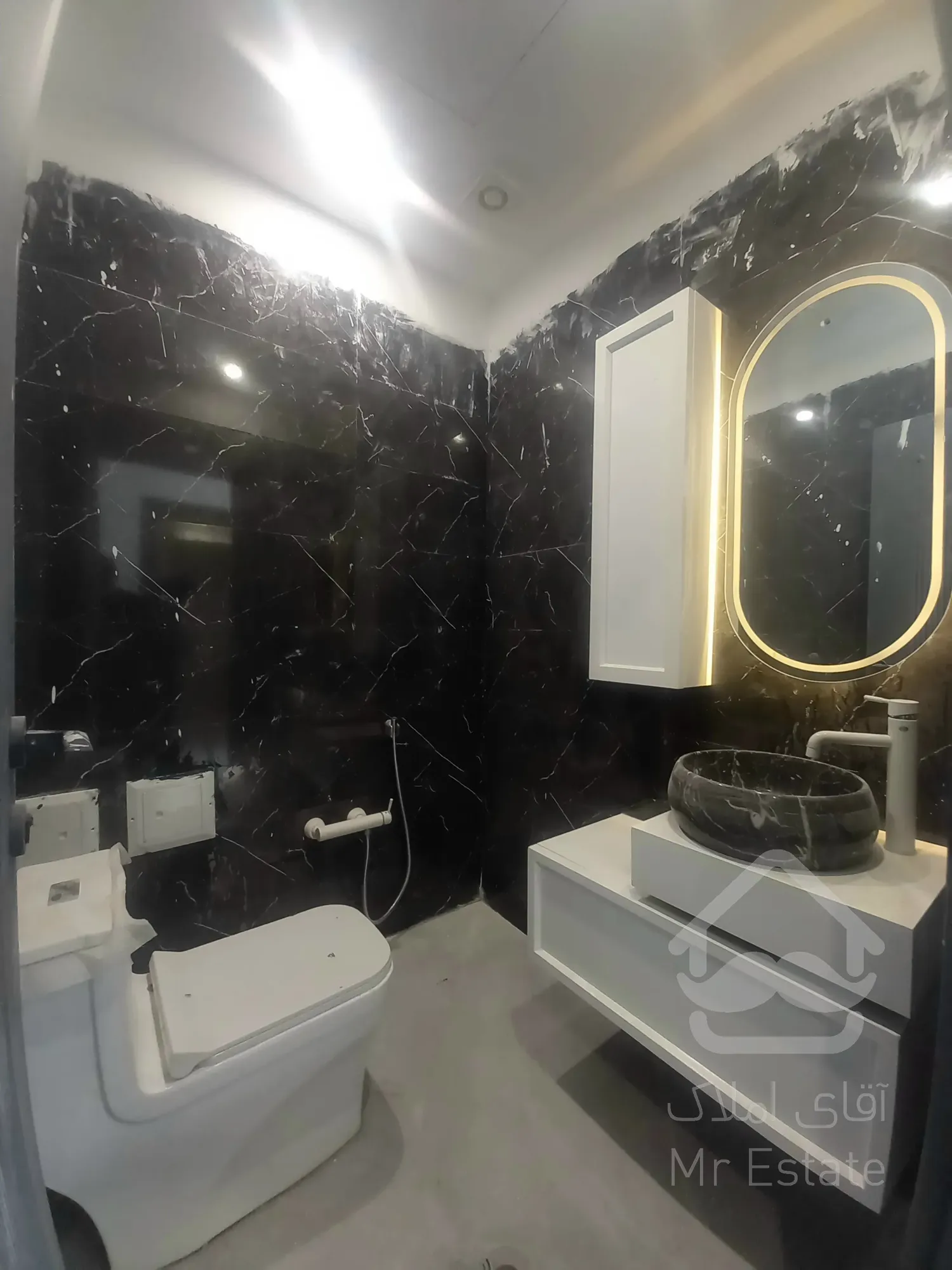 فروش واحد اداری 69متر فلت (بدون اتاق) پونک  1250عدد پارکینگ