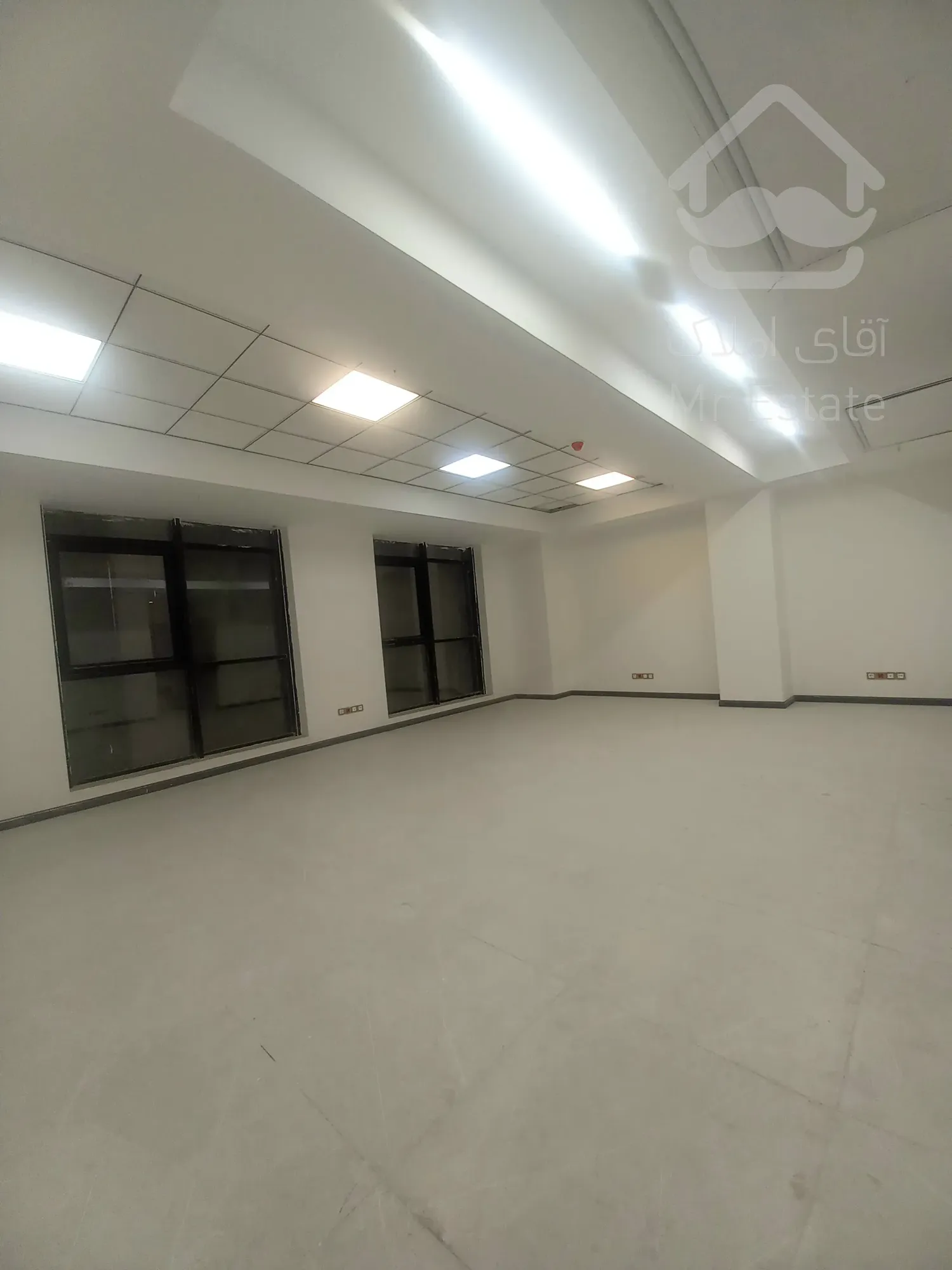 فروش واحد اداری 69متر فلت (بدون اتاق) پونک  1250عدد پارکینگ