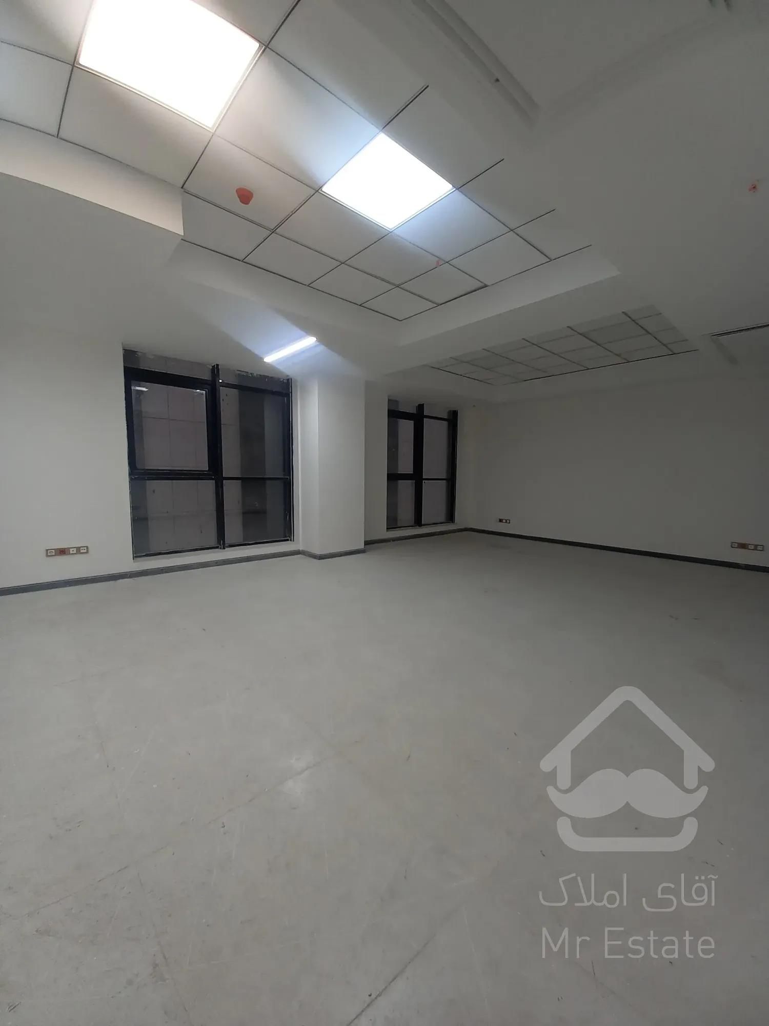 فروش واحد اداری 85 متر رونیکاپالاس غروی در پونک