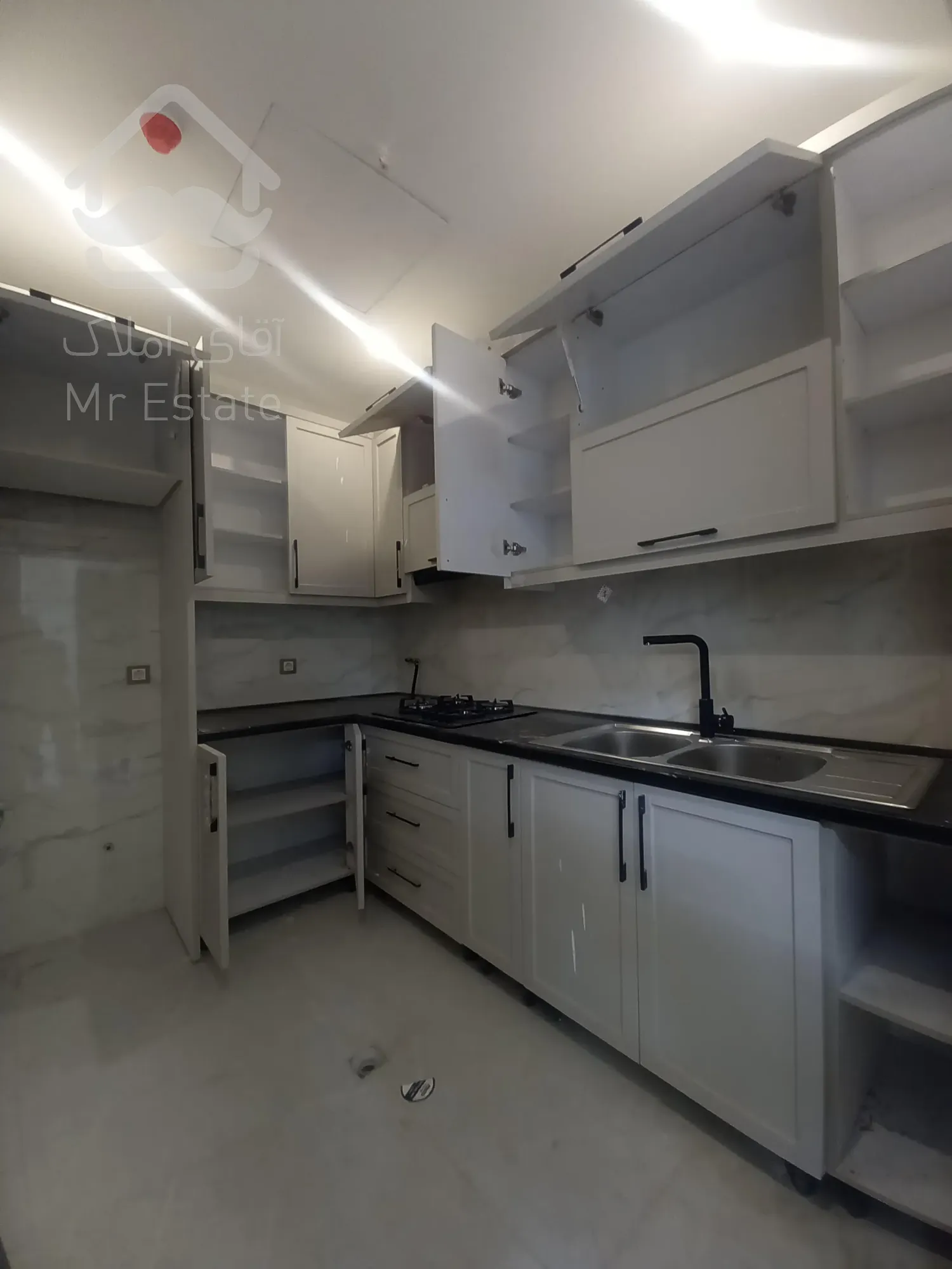 فروش آپارتمان اداری مدرن 84متری در تنها برج اداری تهران