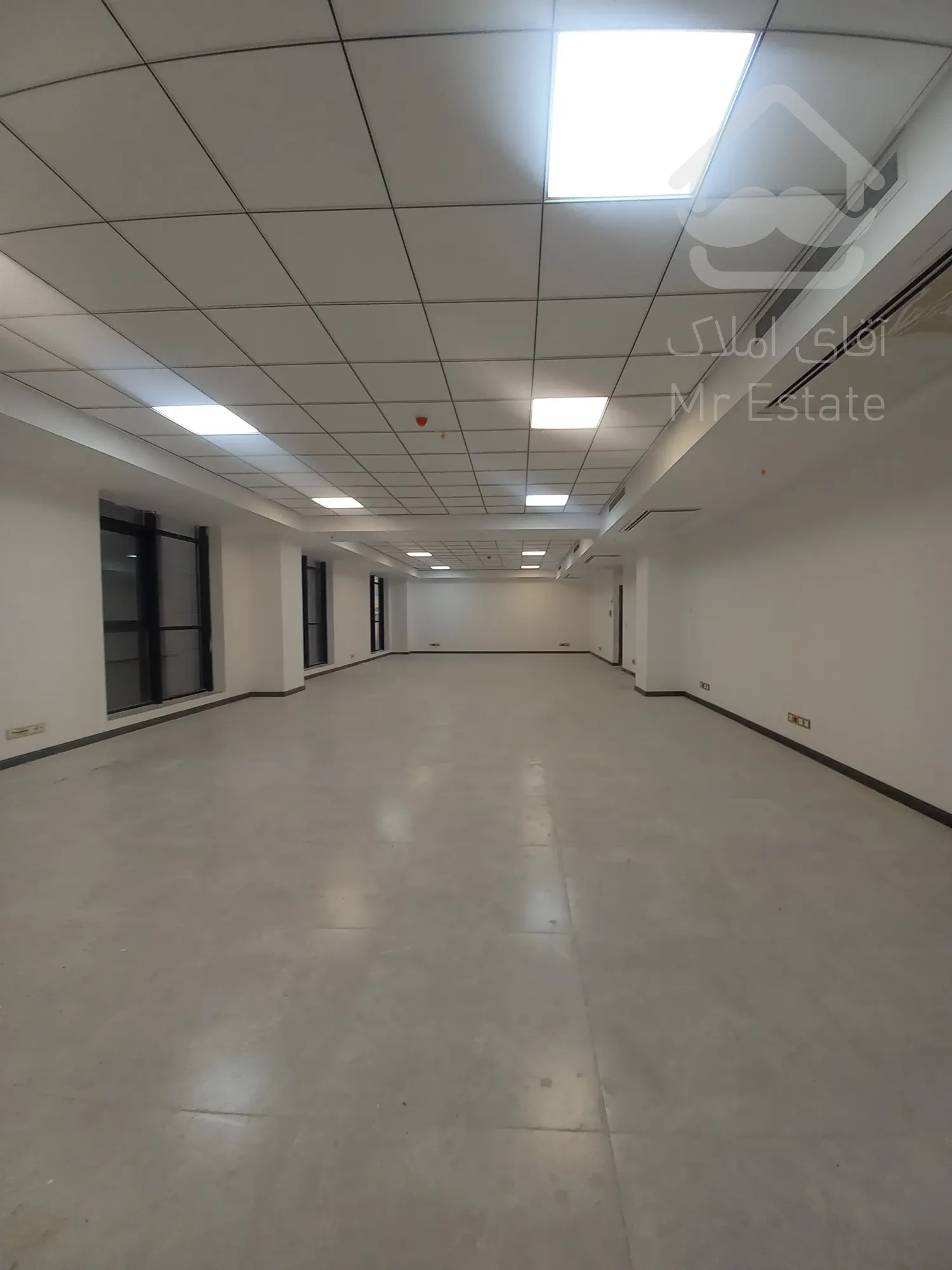 فروش واحد84متری اداری/غرب/برج رونیکاپالاس غروی/اقساط