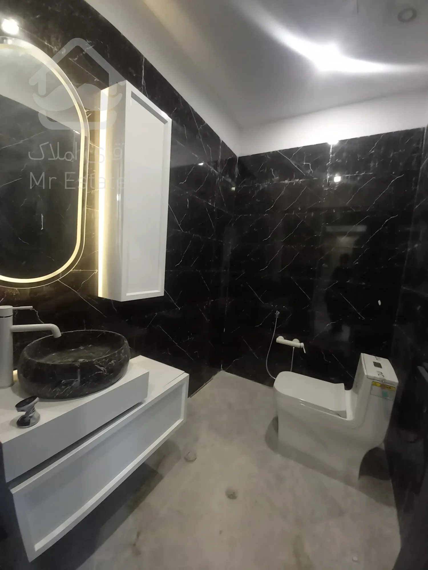 فروش واحد84متری اداری/غرب/برج رونیکاپالاس غروی/اقساط