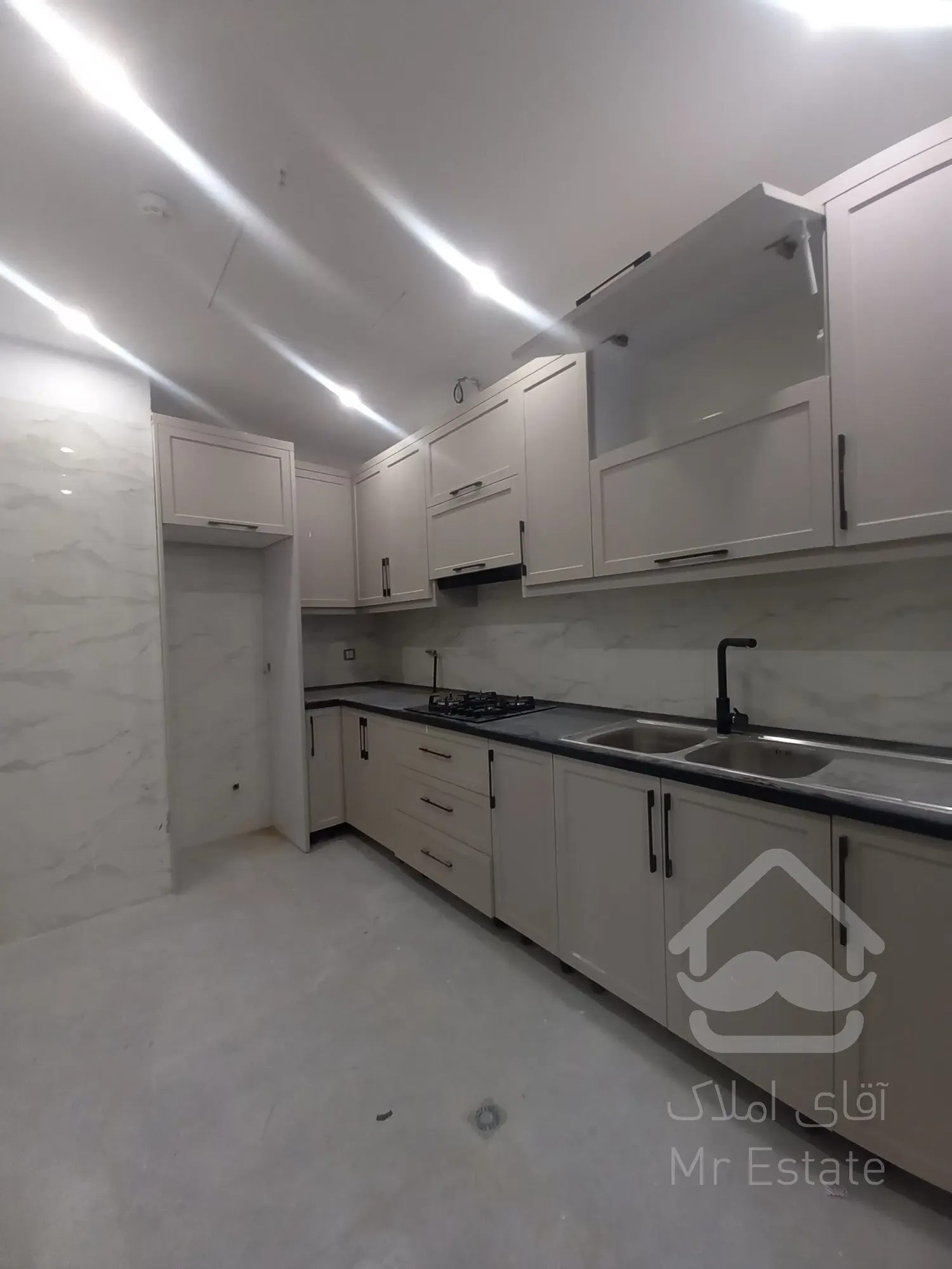 فروش واحد219متری فلت/برج اداری/سند اداری/فول امکانات/غرب