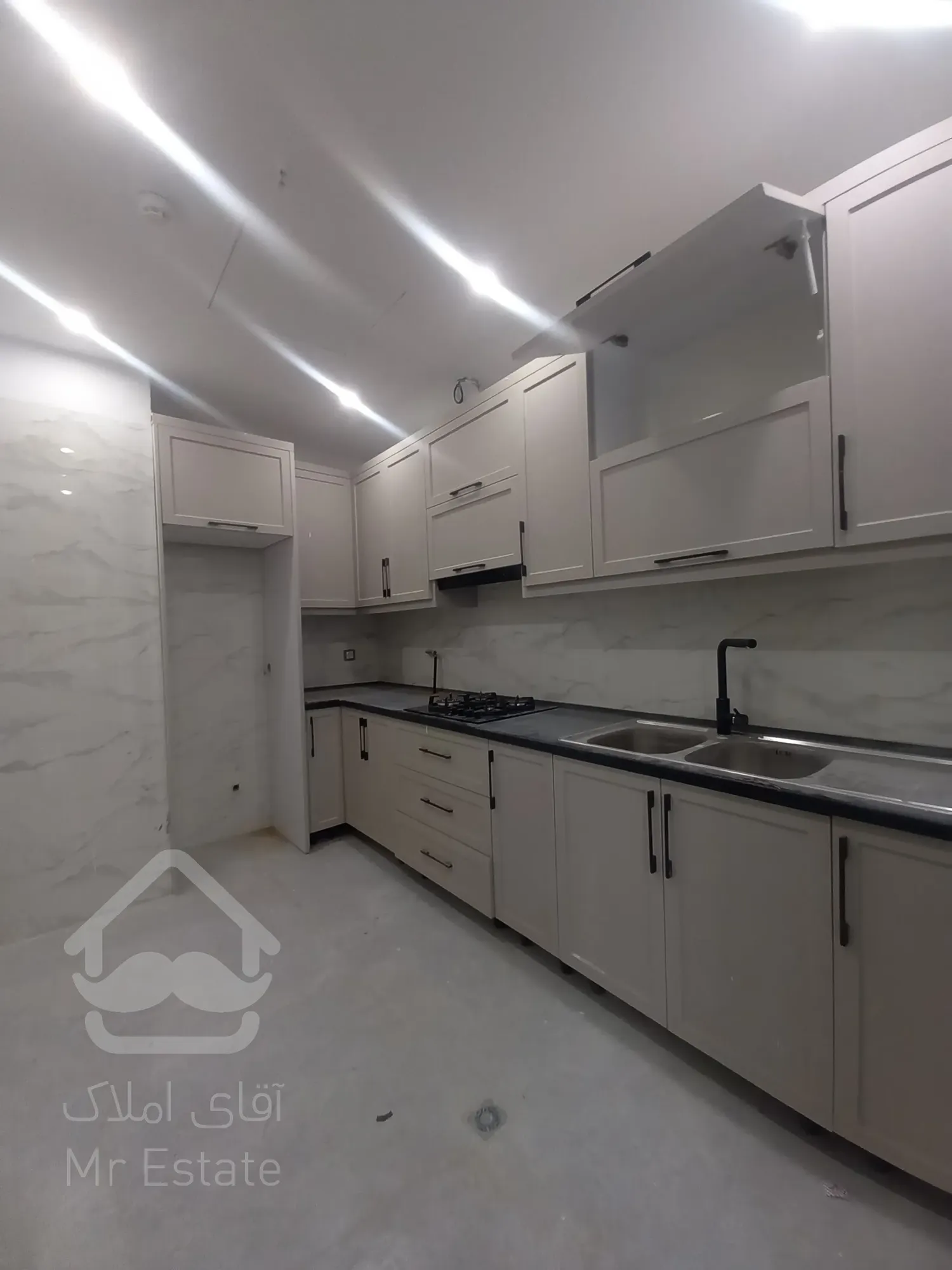 فروش واحد81متری اداری/سند اداری/فول امکانات/پارکینگ/اقساط