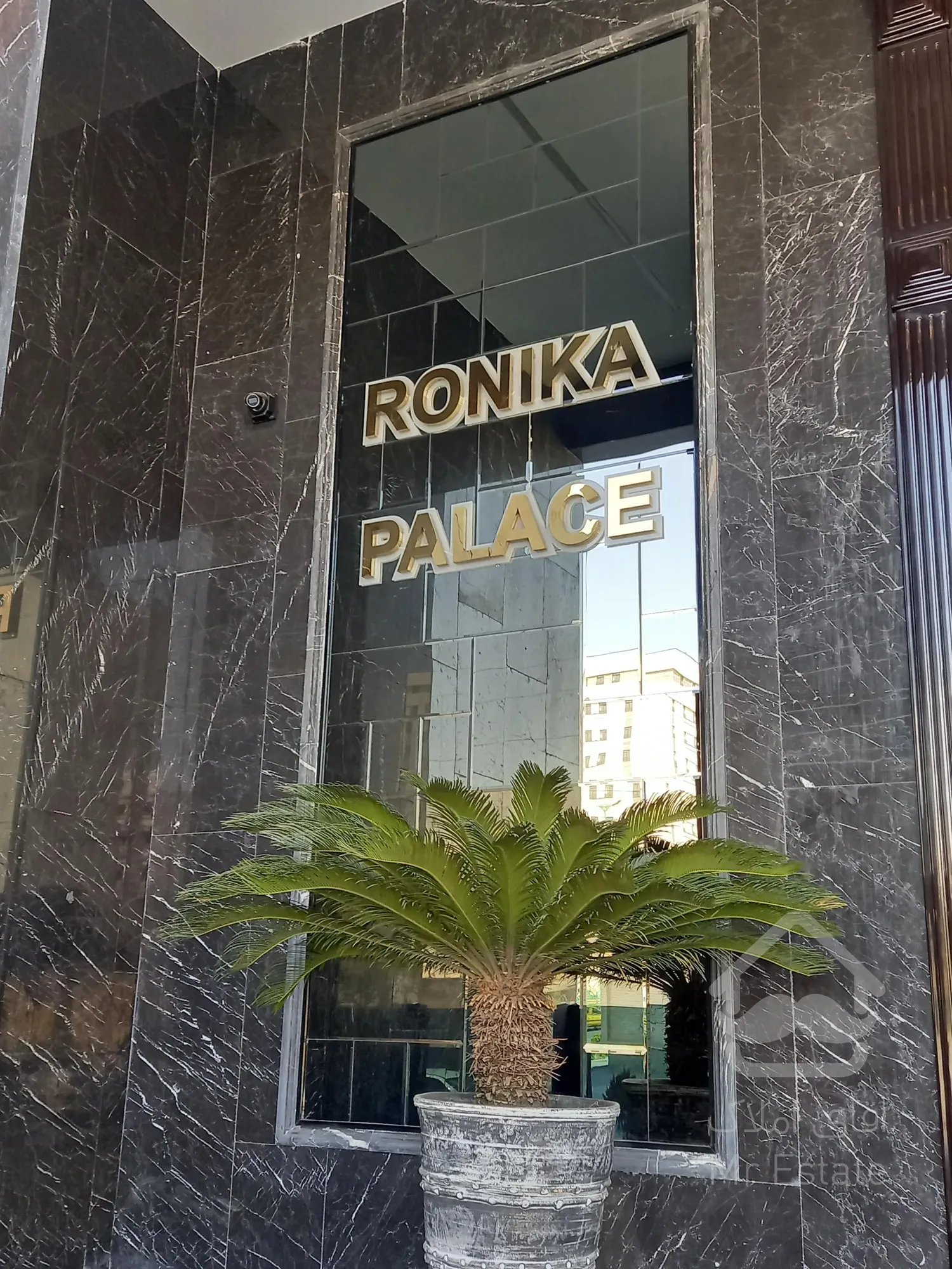 اجاره اداری با امکانات هتلینگ در رونیکا پالاس غروی