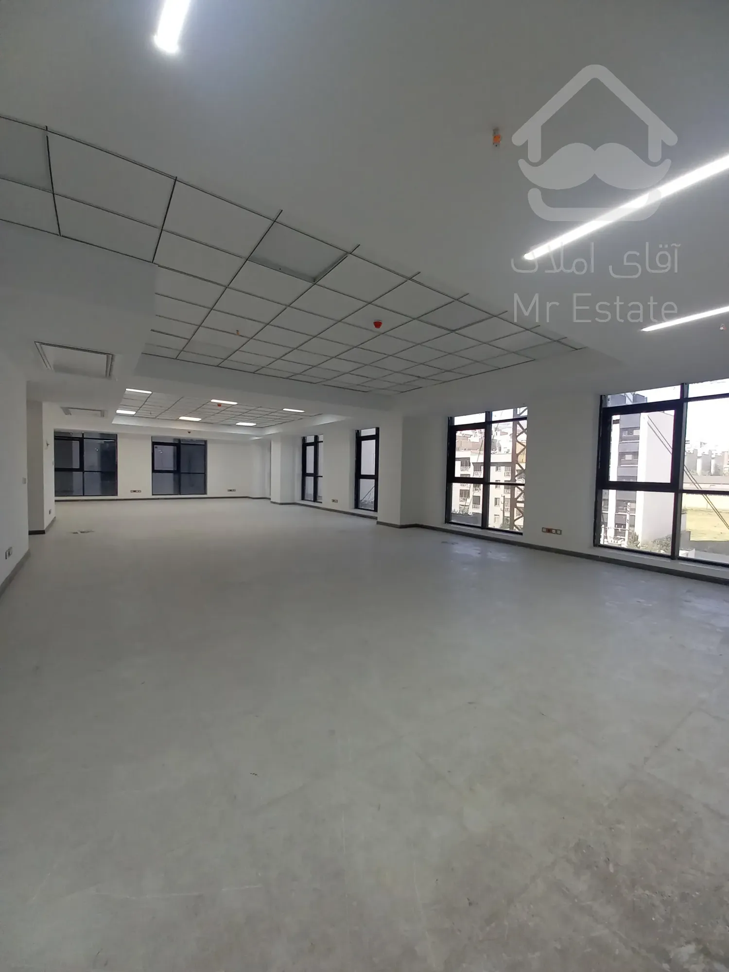 فروش دفتر اداری 360متری فلت با سند تک برگ اداری در منطقه 5