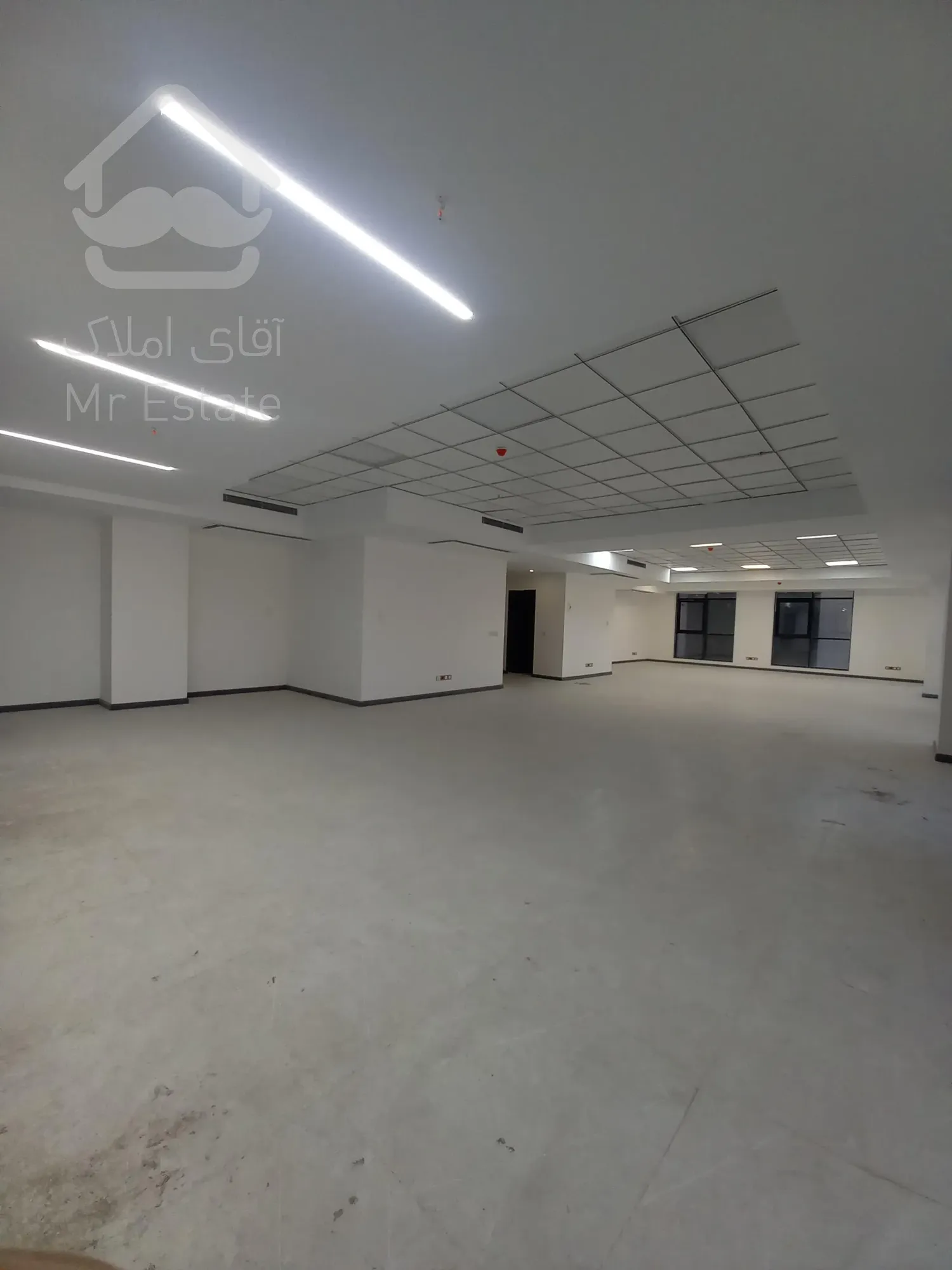 فروش اداری 190 متر در برج اداری اشرفی اصفحانی  با دسترسی عالی