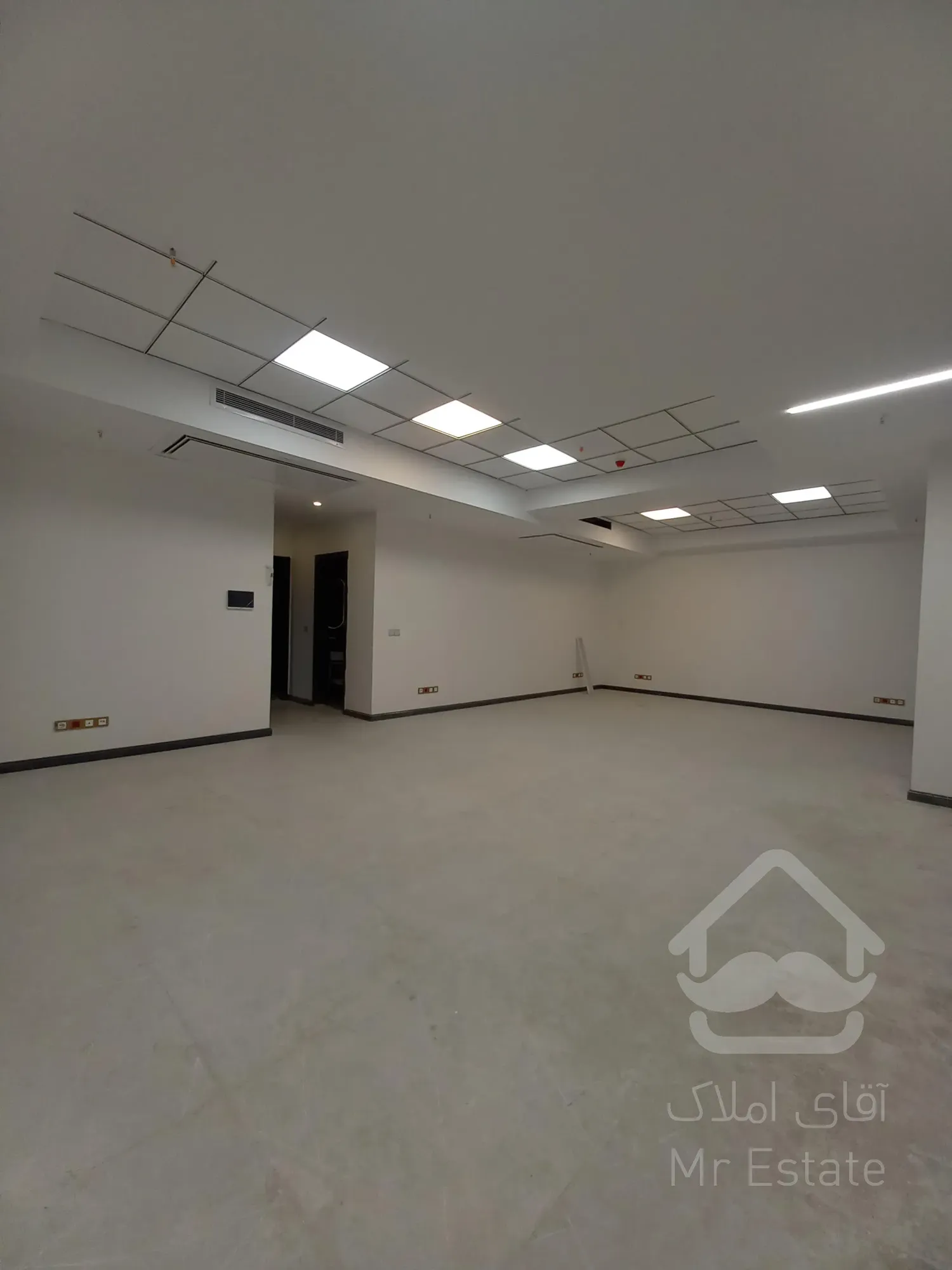 فروش اداری 358متر رونیکا پالاس غروی در بهترین لوکیشن در غرب  تهران / فلت