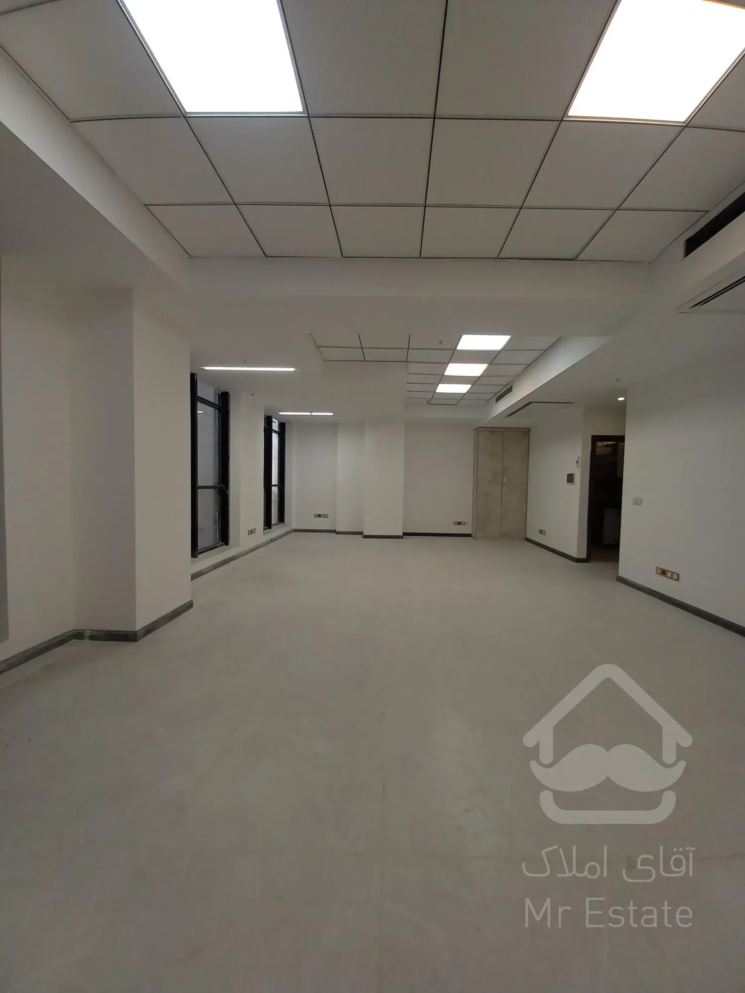 فروش اداری 358متر رونیکا پالاس غروی در بهترین لوکیشن در غرب  تهران / فلت