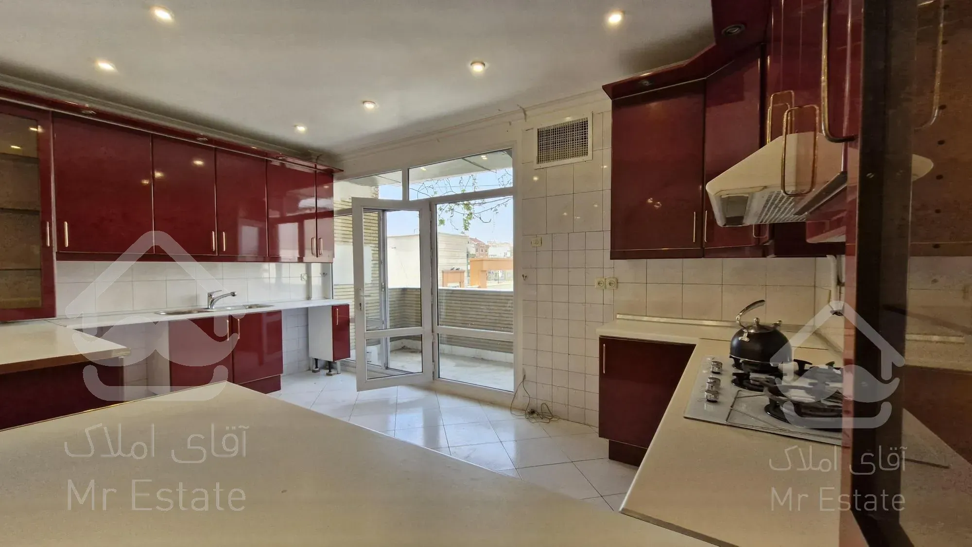 ۱۲۰متر/۲پارکینگ/ ویو بدون مشرف/تاپ لوکیشن