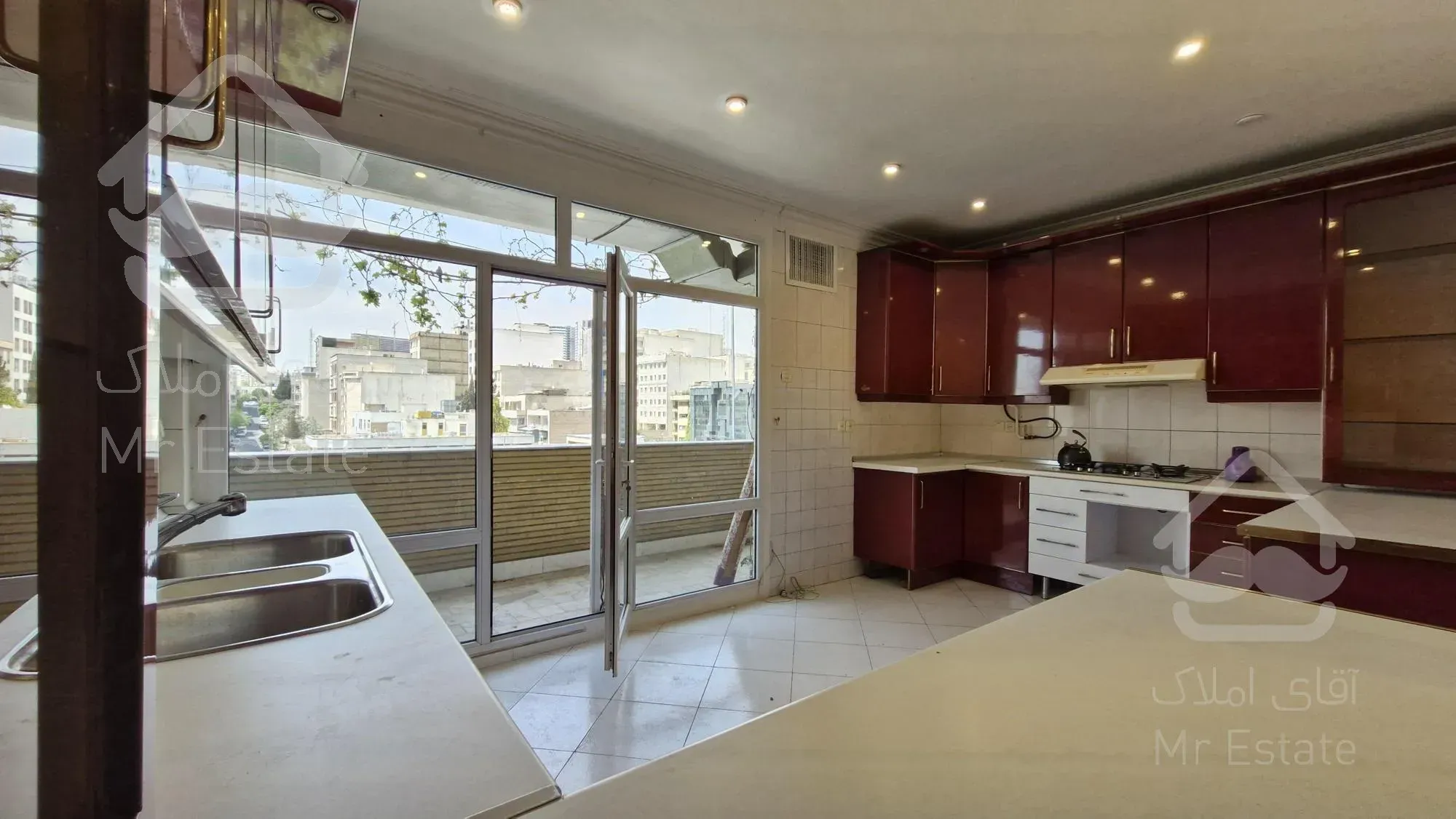 ۱۲۰متر/۲پارکینگ/ ویو بدون مشرف/تاپ لوکیشن