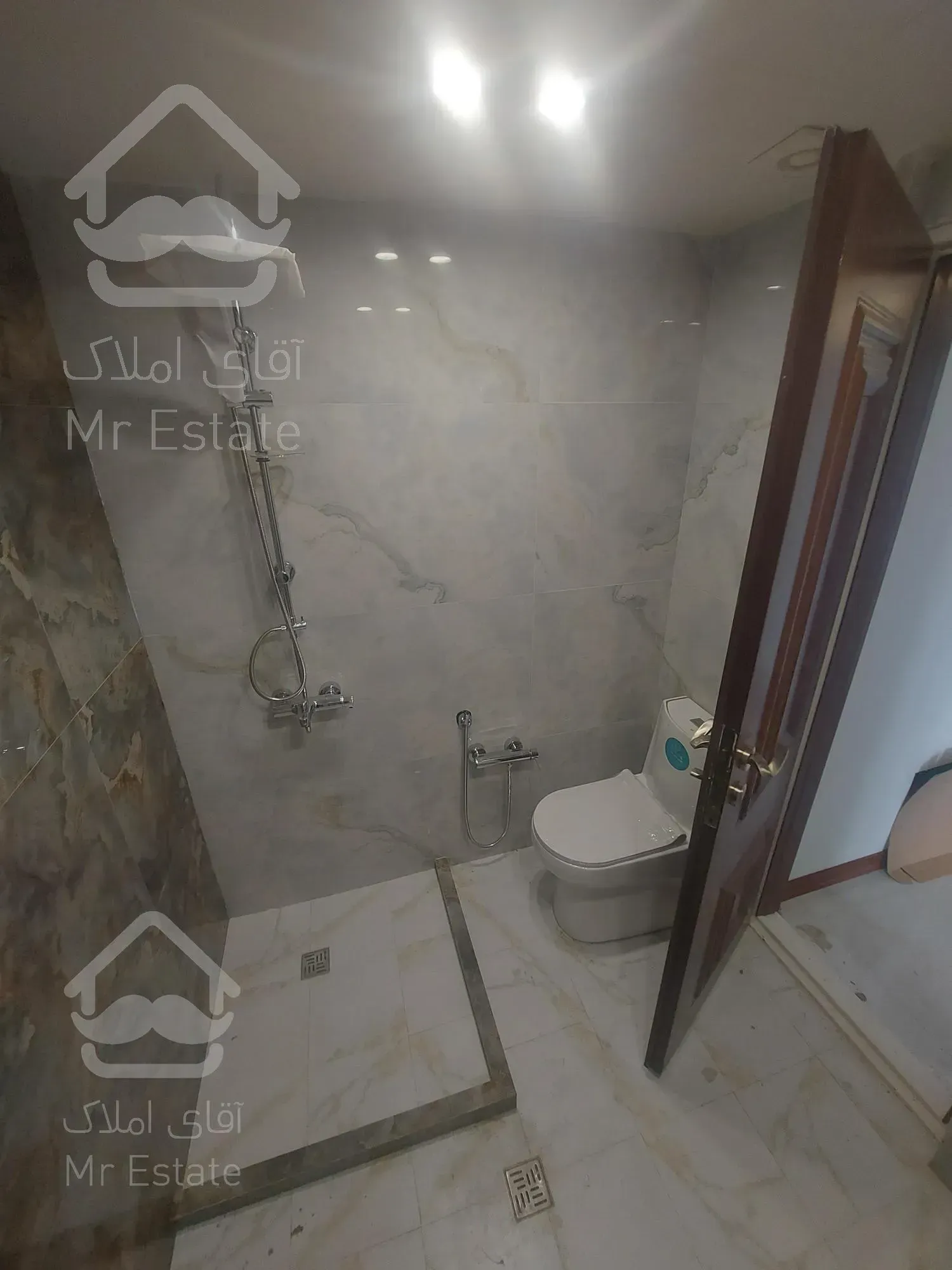 اجاره واحد ۱۴۳متر ویو عالی طبقات بالا