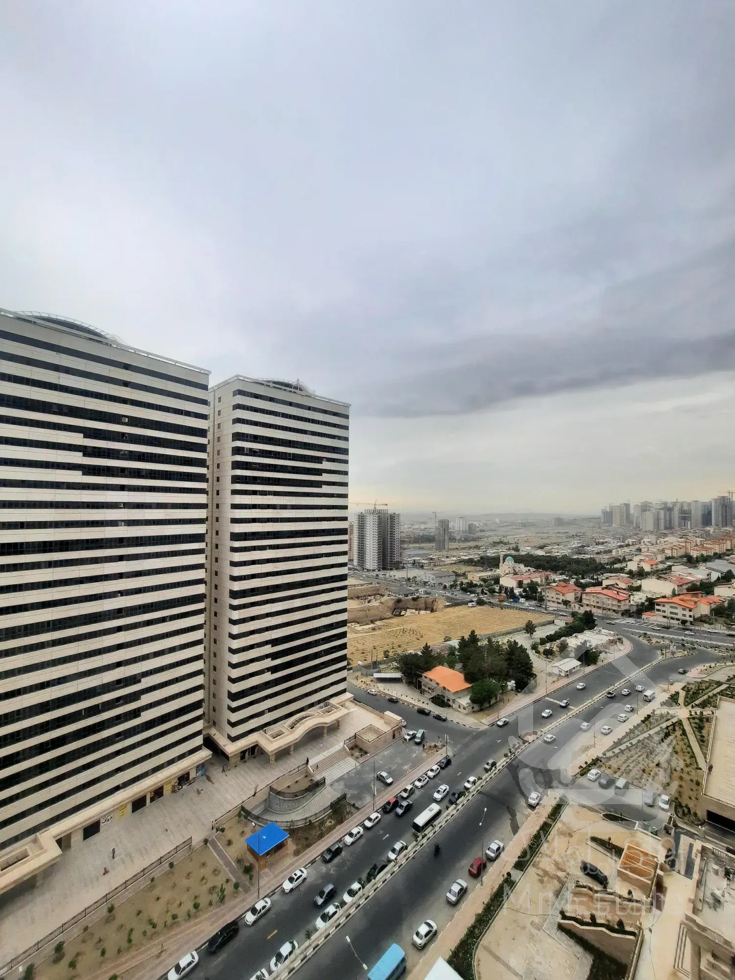 ۱۳۵ متر / زیر قیمت / کاسبی / خرازی/دریاچه