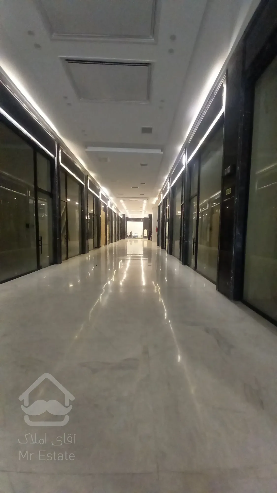 فروش تجاری 17 متری در منطقه لوکس رونیکا مال مژده