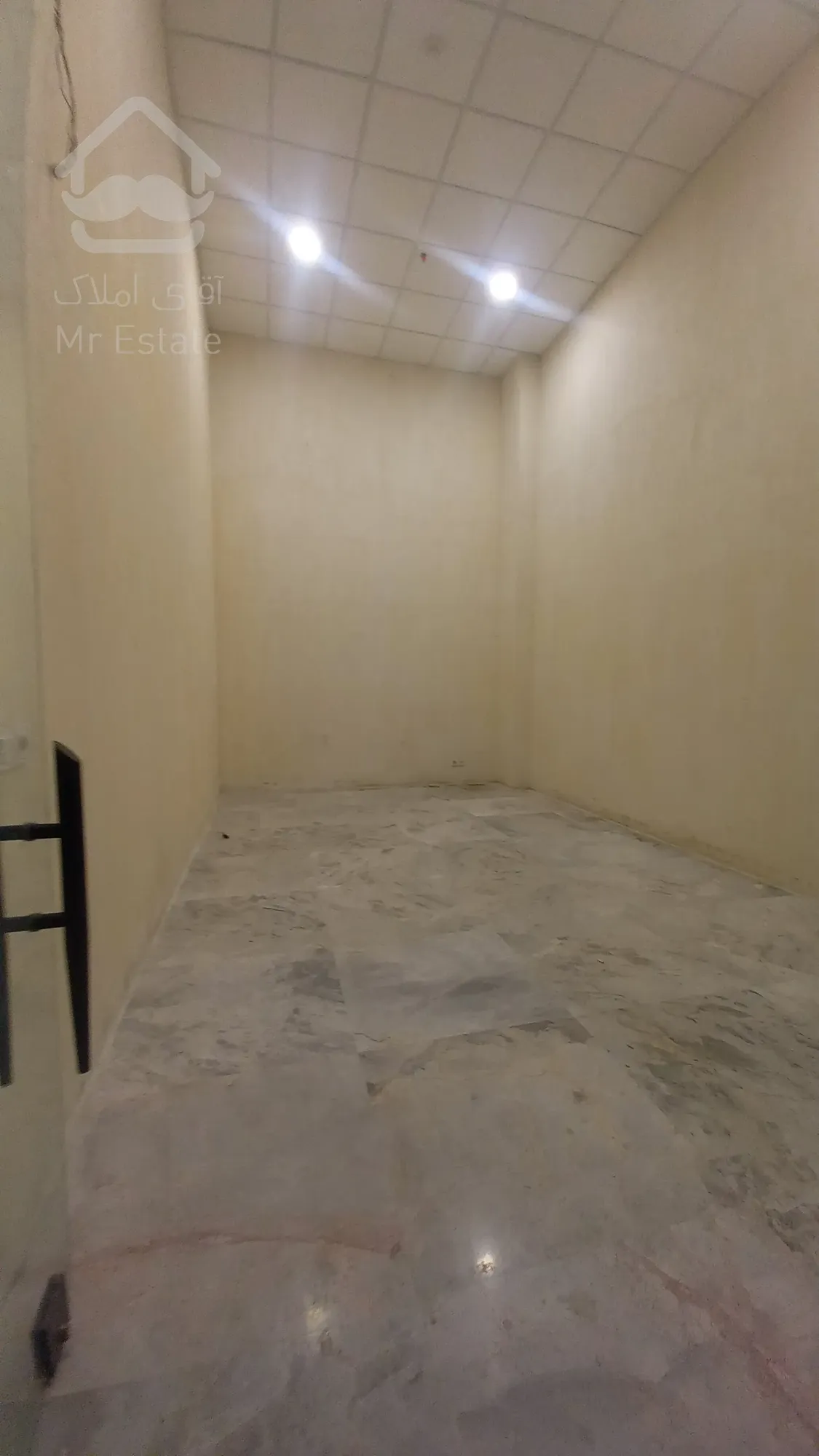 فروش تجاری 17 متری در منطقه لوکس رونیکا مال مژده