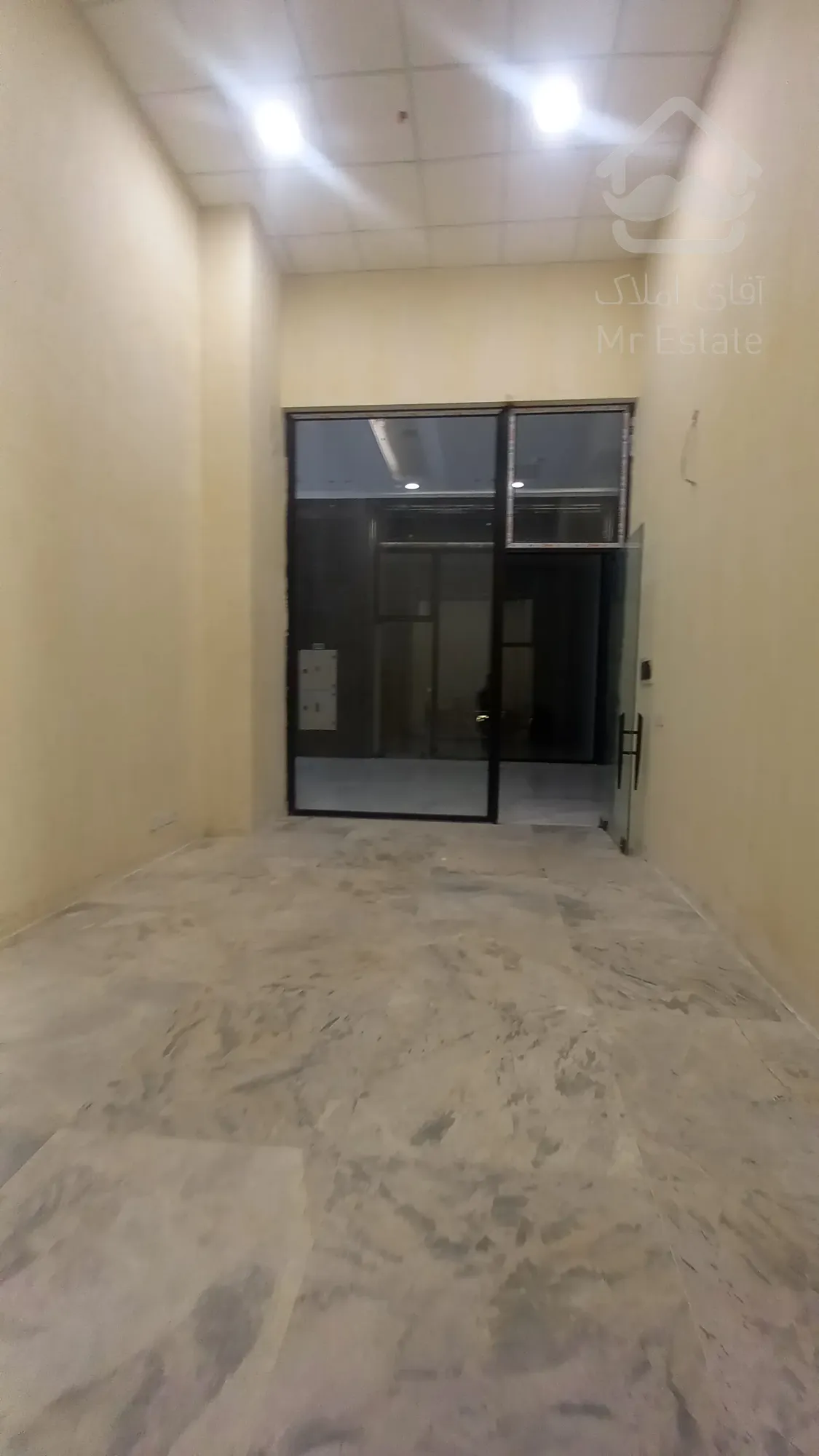 فروش تجاری 17 متری در منطقه لوکس رونیکا مال مژده