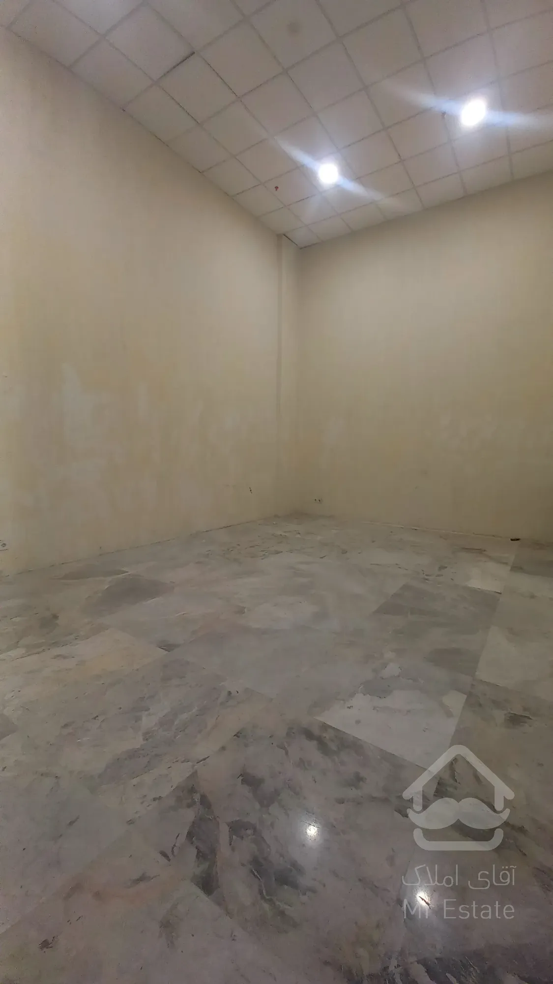 اجاره مغازه 18 متری در رونیکا مال پاسداران جنب مترو