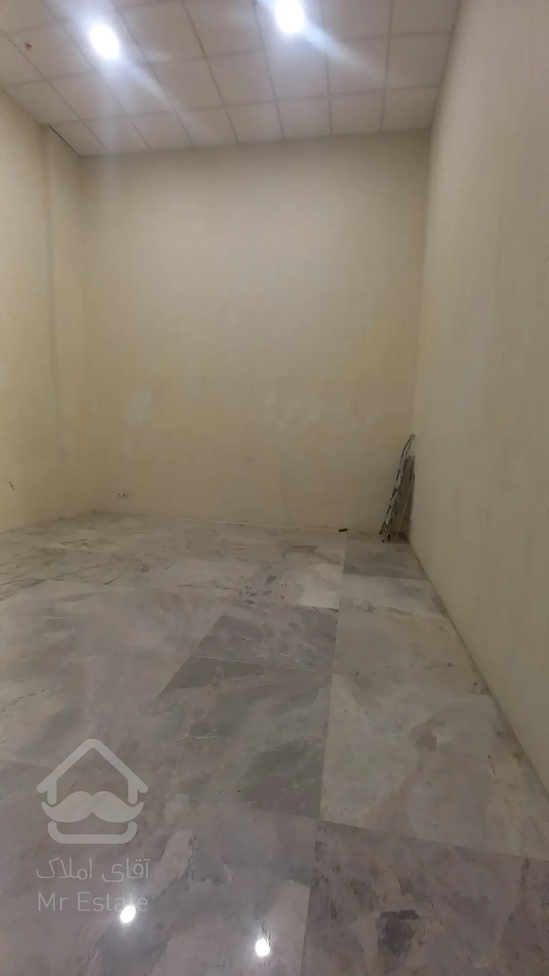 فروش مغازه 19 متر نبش مترو حسین آباد در رونیکا مال پاسداران