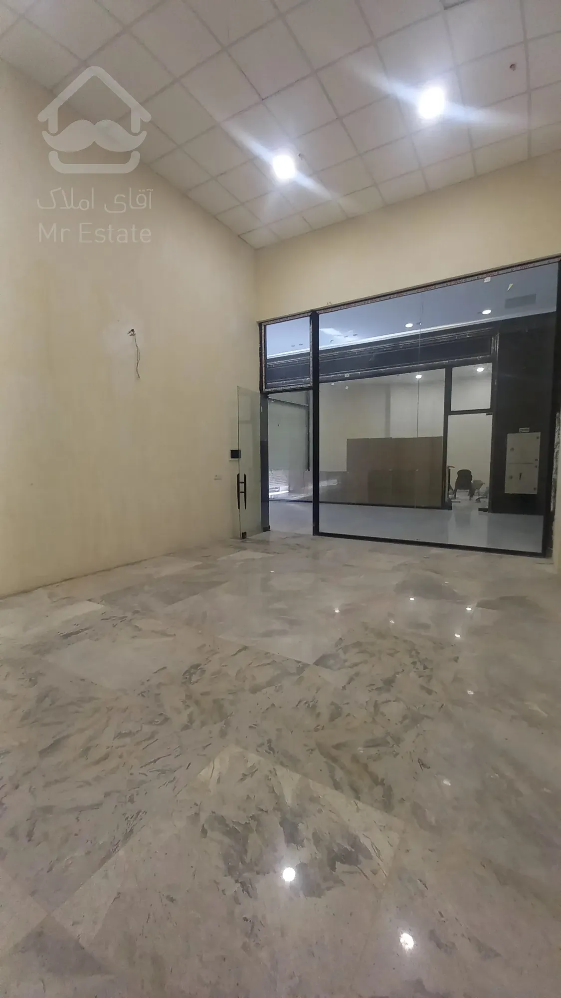 اجاره مغازه 18 متری در رونیکا مال پاسداران جنب مترو