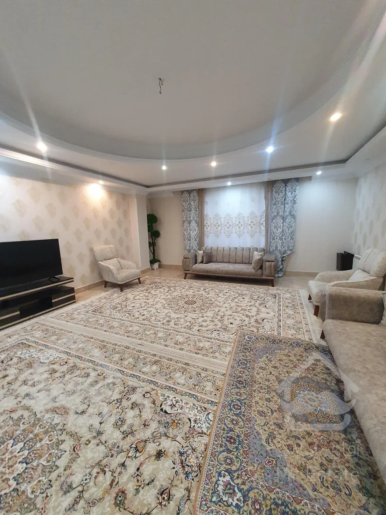 اجاره ۱۴۵ متر آپارتمان سه خوابه شهرک راه آهن بنفشه