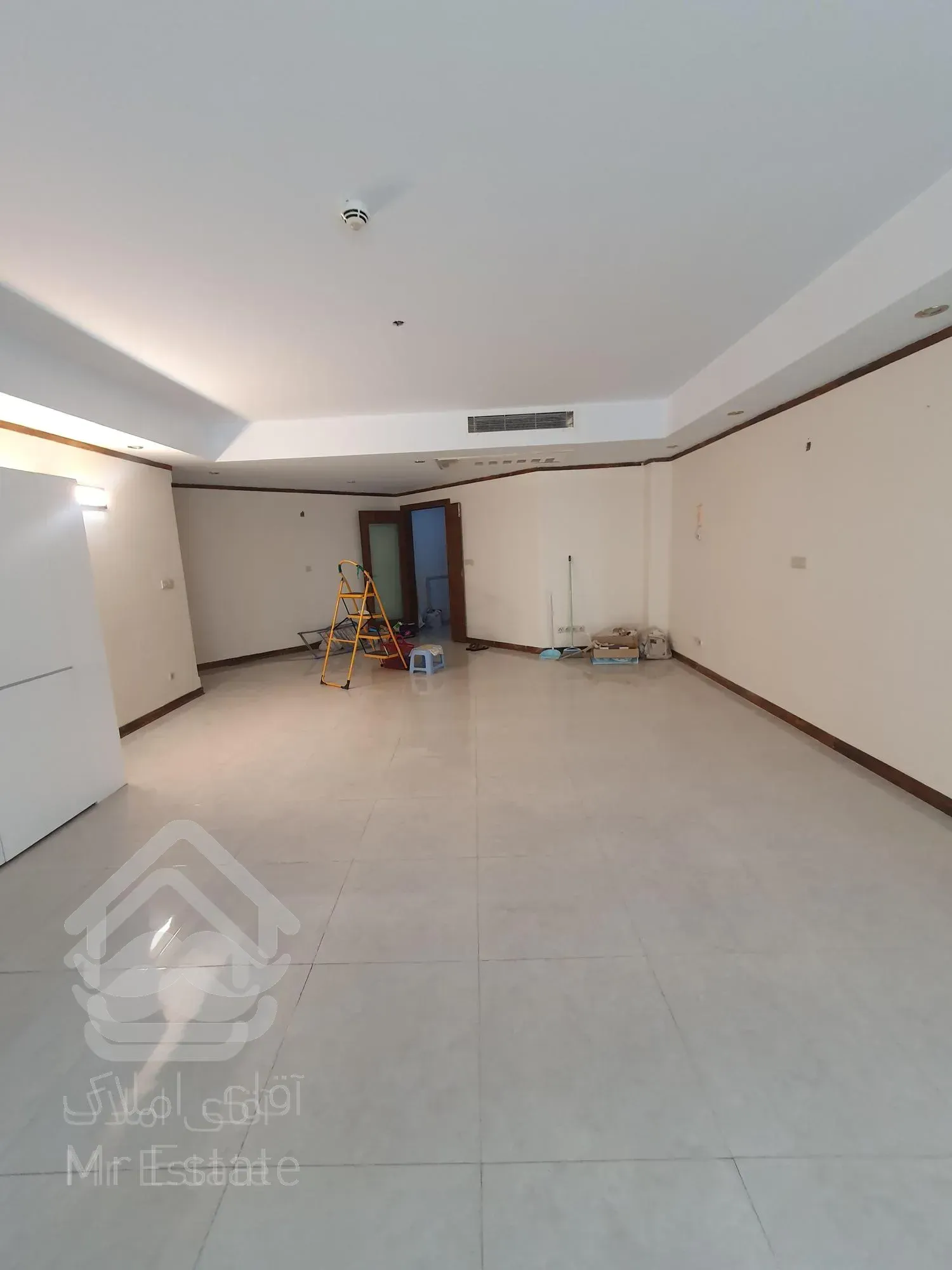 اجاره آپارتمان ۱۴۰ متر یه خوابه برجهای آفتاب ۲۲