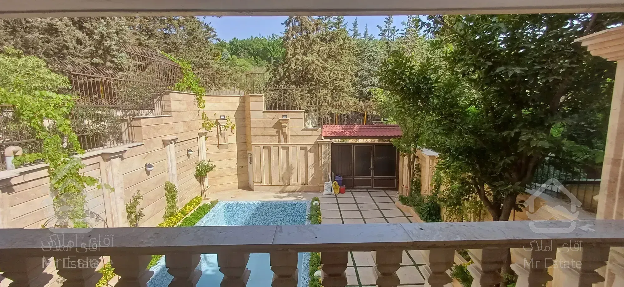 ملک ویلایی دو طبقه حیاط و استخر دار